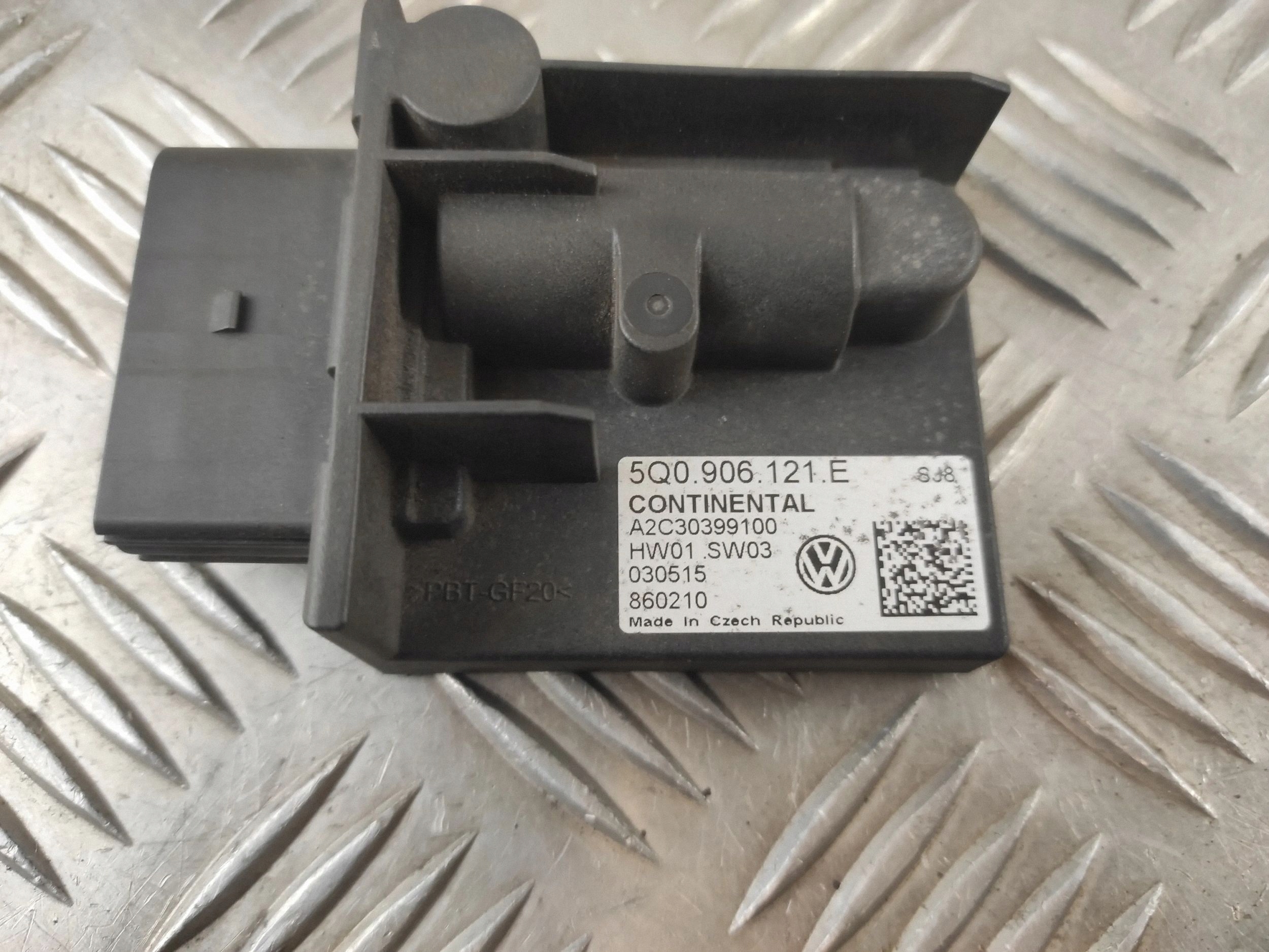 VW Golf VII 2017 Injectiepomp 5Q0906121 image 4