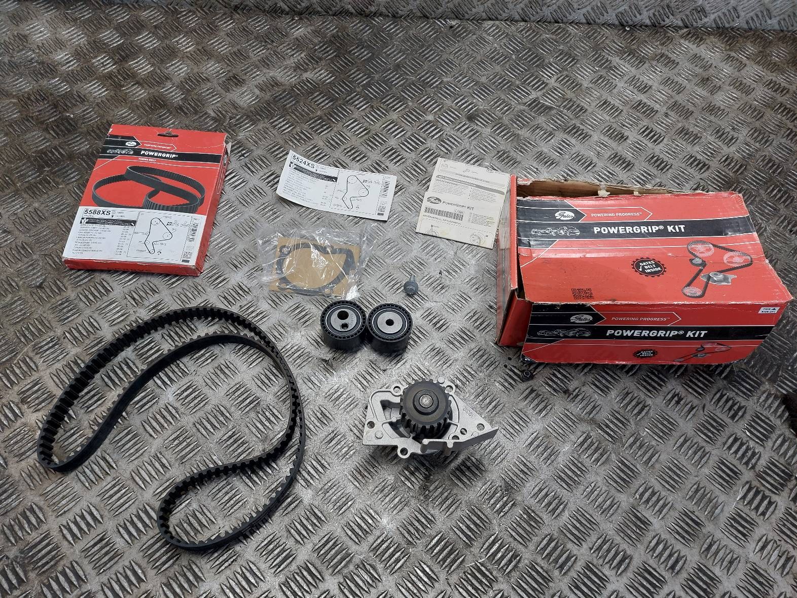 Kit Distribución Completo Grand Vitara I 2.0 TD Usado image 2