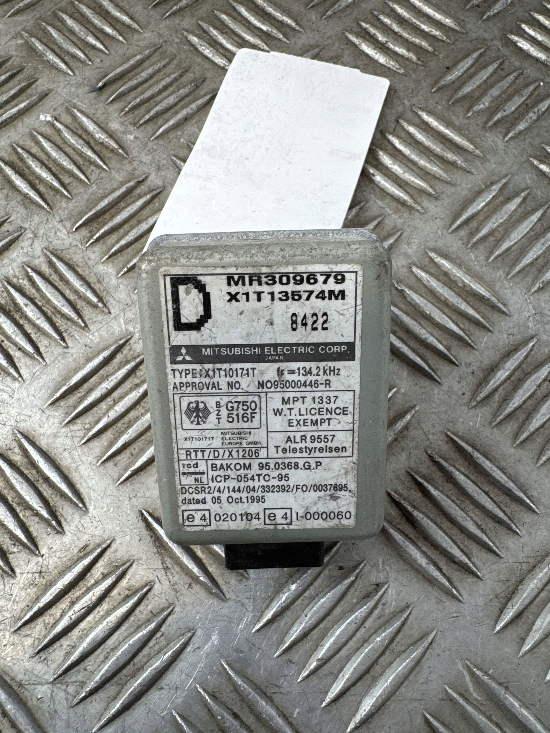Module antidémarrage Mitsubishi Pajero 2001 image 4