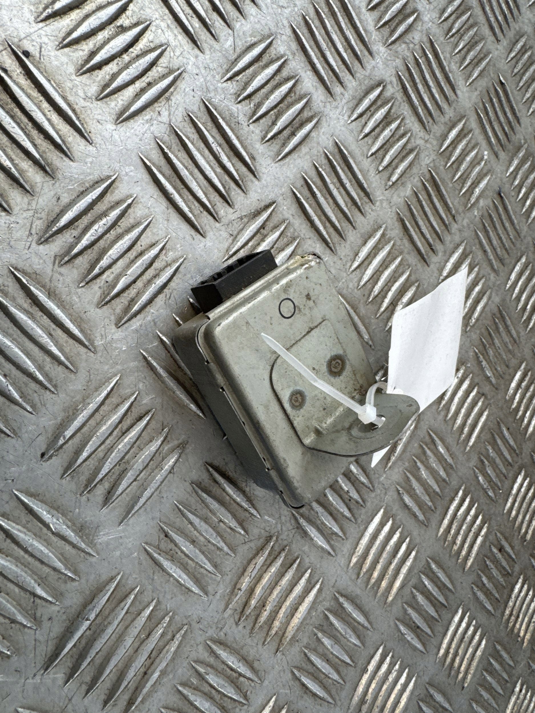 Module antidémarrage Mitsubishi Pajero 2001 image 5