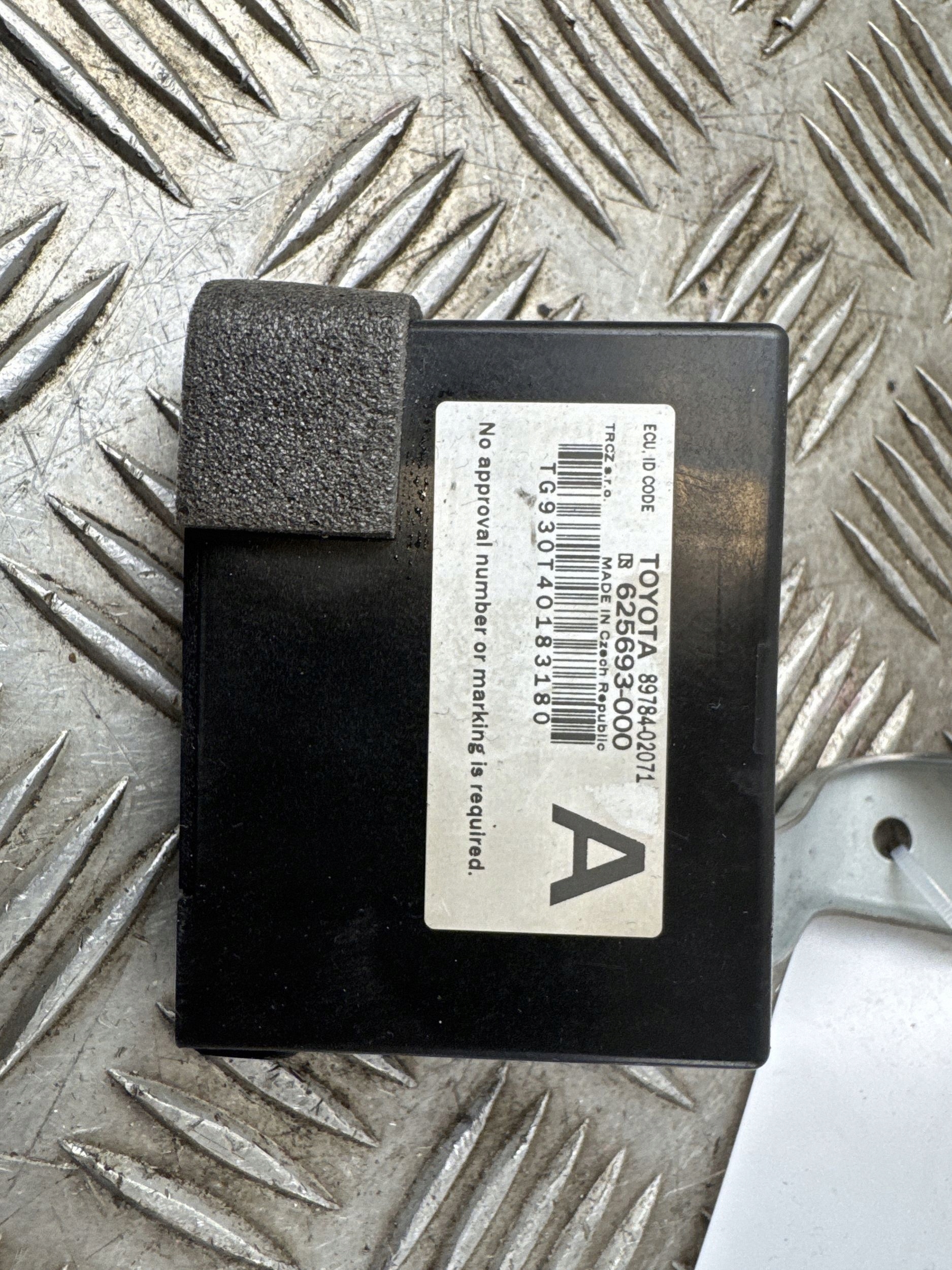 Toyota Auris Immobilizer Module 625693000 image 4