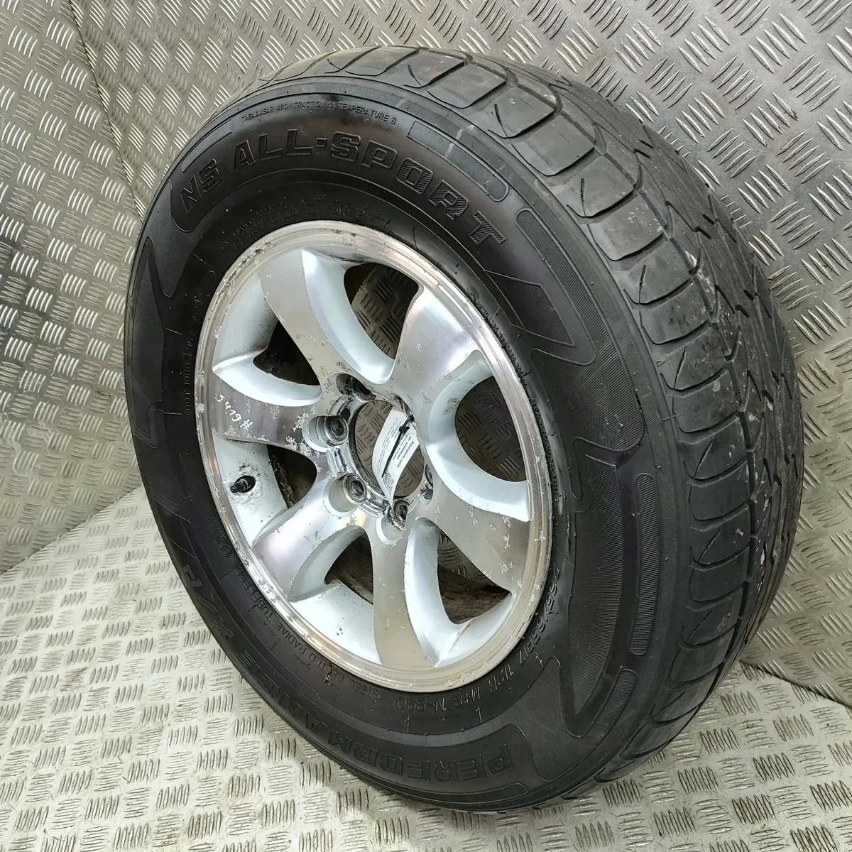 Roue de secours Toyota Land Cruiser 120 image 3