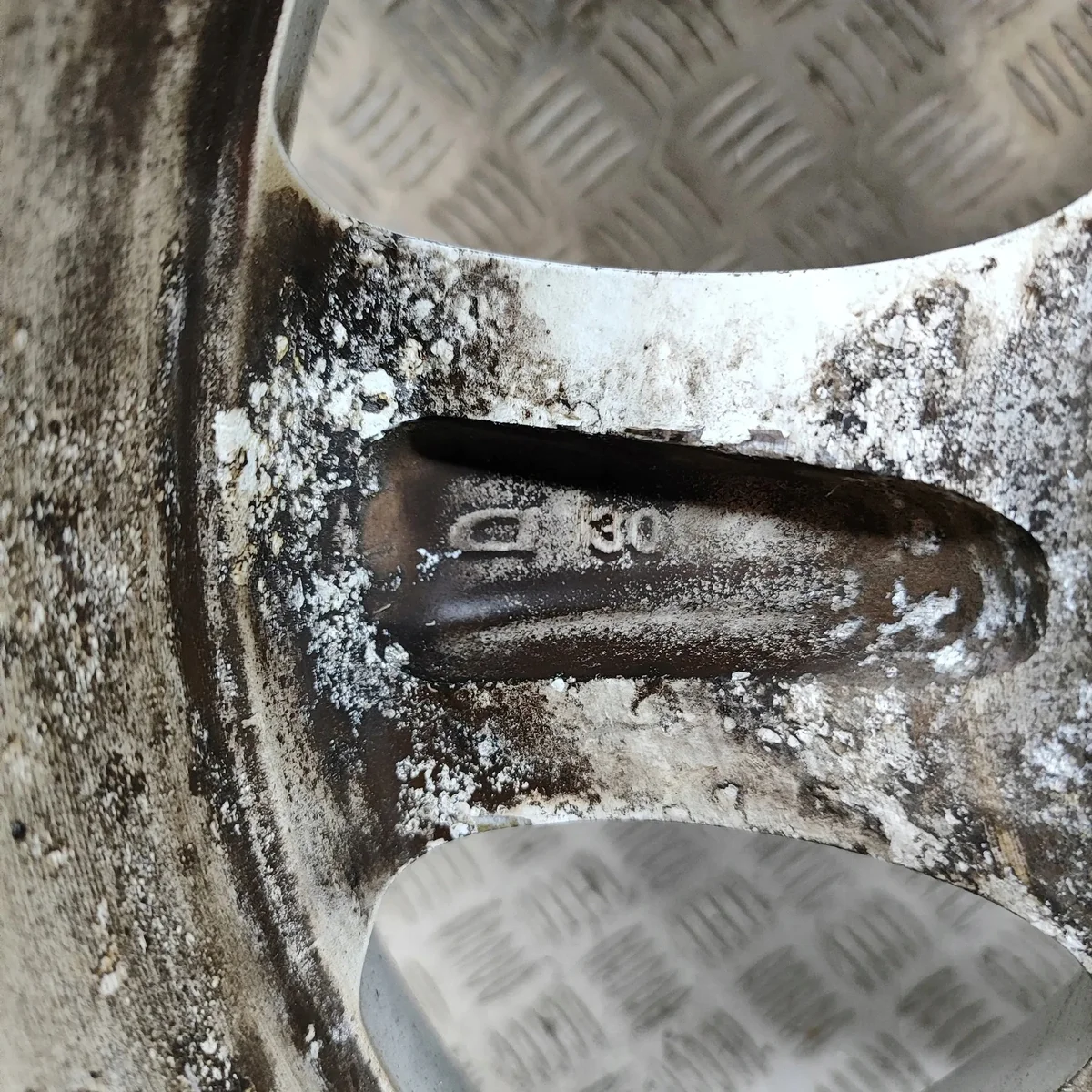 Roue de secours Toyota Land Cruiser 120 image 10
