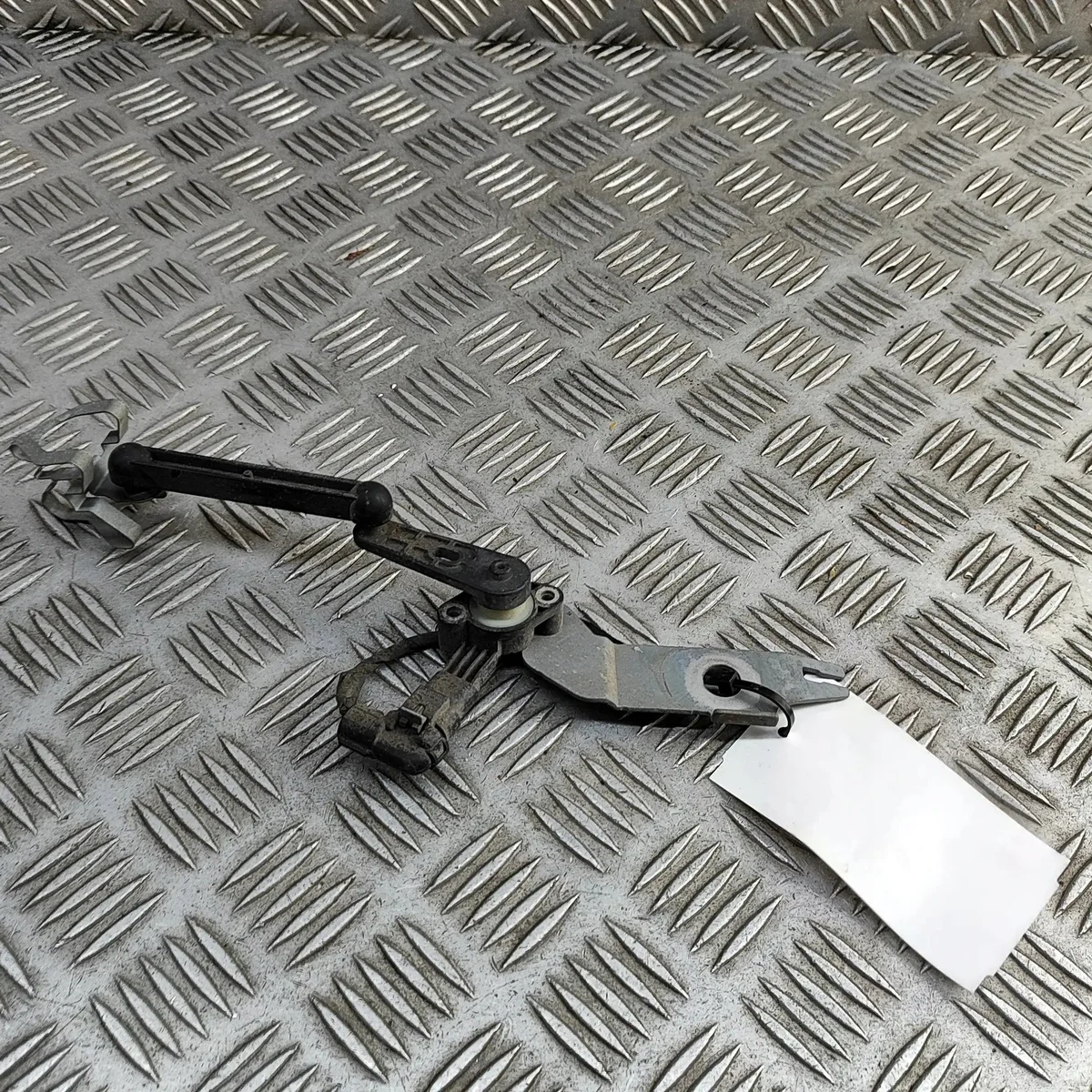 Mercedes EQE A2979050901 Nivåsensor Fram