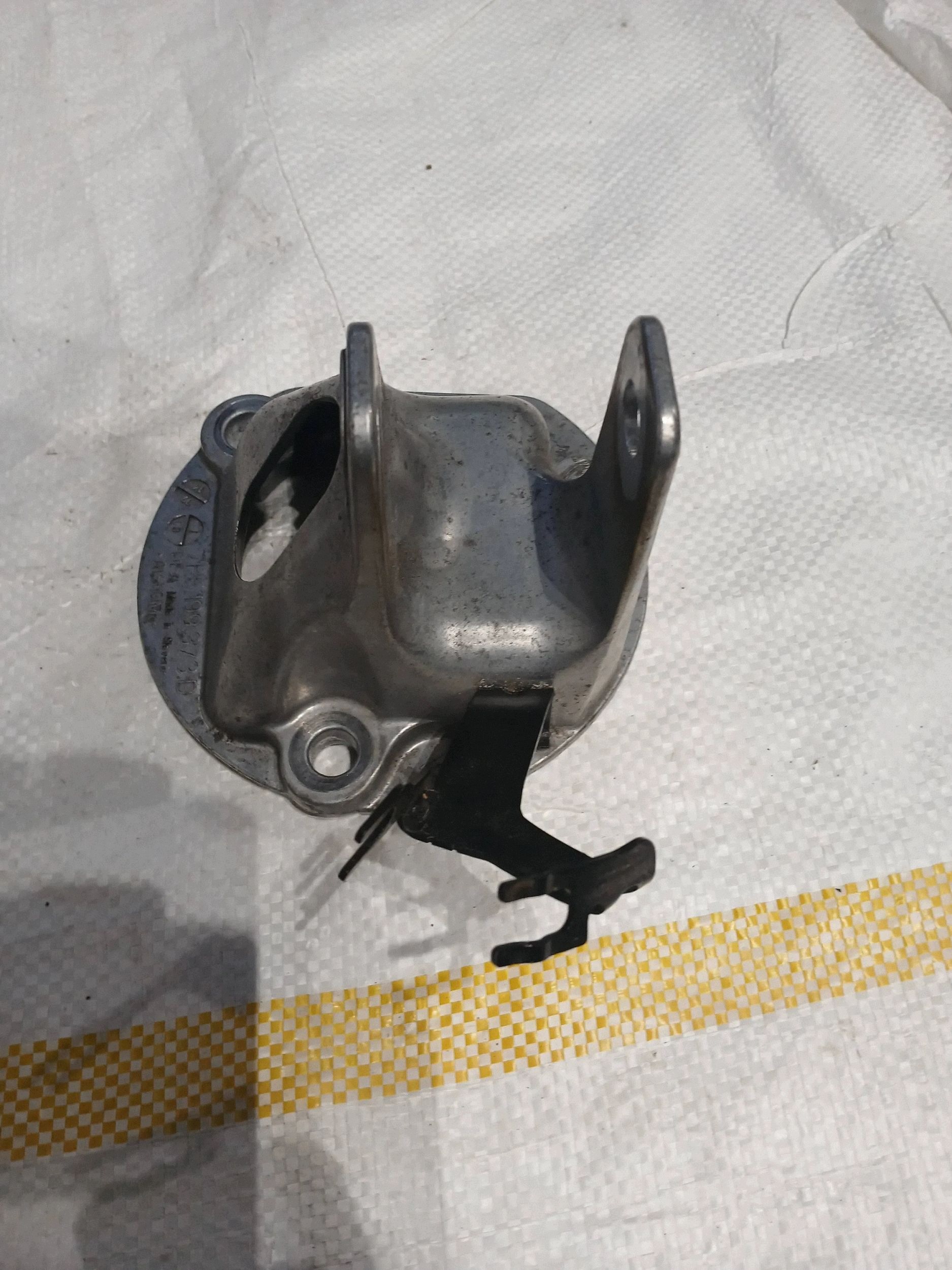 Fixation amortisseur inf. Porsche Cayenne 92A 7P5199373D image 2
