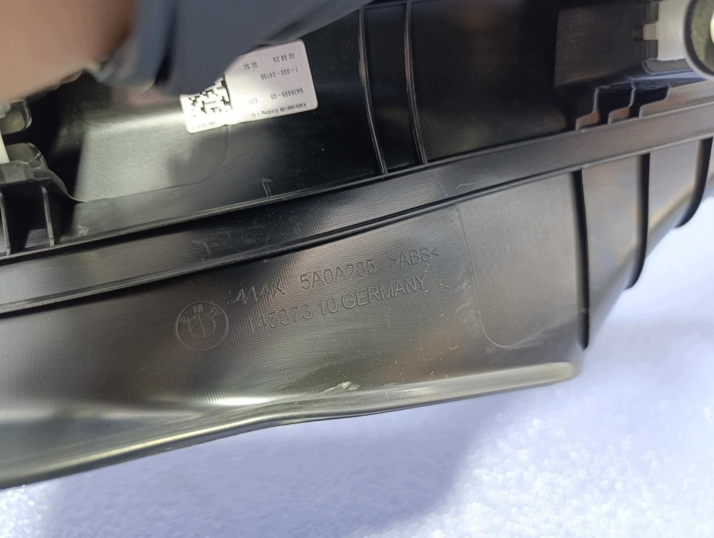 BMW 5 G60 23- Soleira Esquerda Traseira OEM image 6