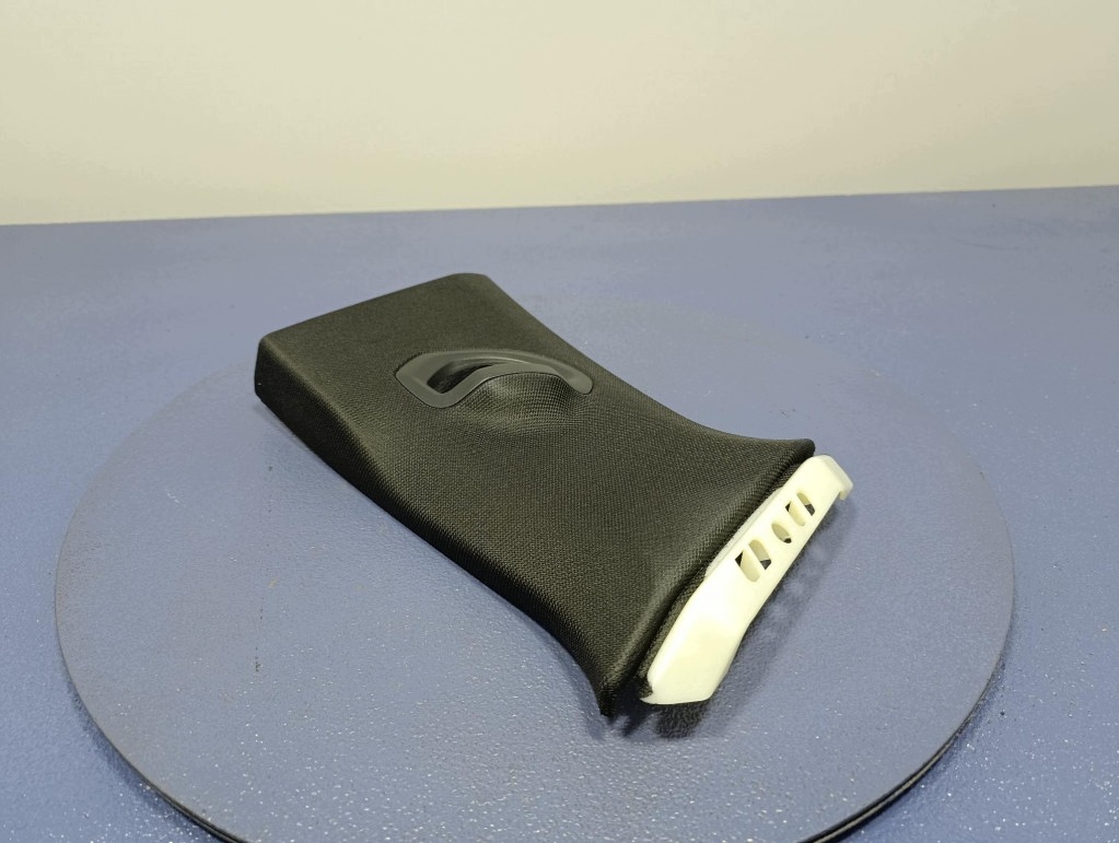 BMW 5 G60 G61 23- B-Säulen-Abdeckung rechts oben OEM A-1015030 image 3
