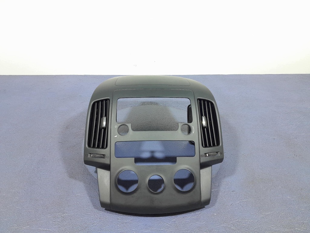 Hyundai i30 I FD LIFT 10- HB 5D Radio Blende 84745-2R000 image 2