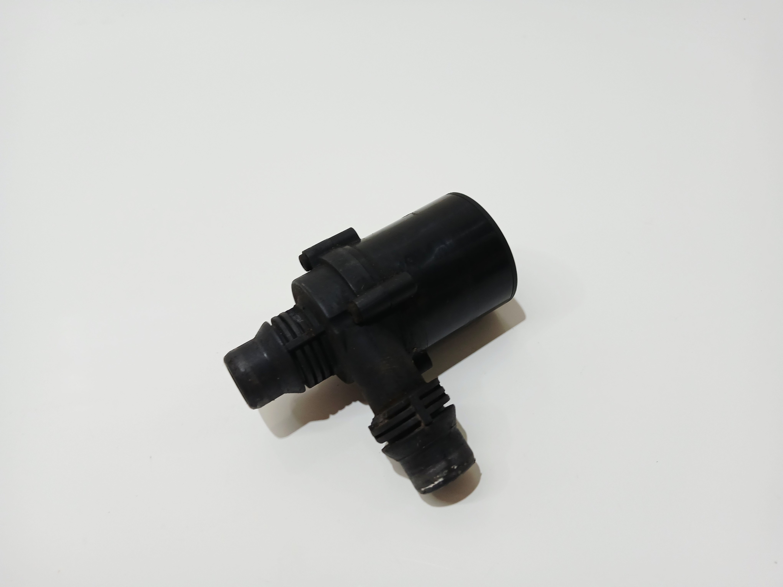 Pompe à eau additionnelle BMW OE 6910755