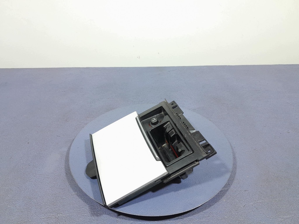 Aschenbecher Audi A6 C7 4G0863273 image 4