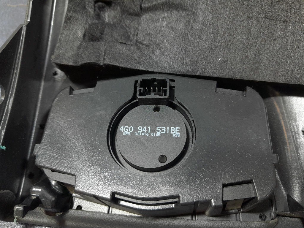 Audi A6 C7 LIFT 14- Kombi Ablage unten Armaturenbrett 4G1863075C image 7