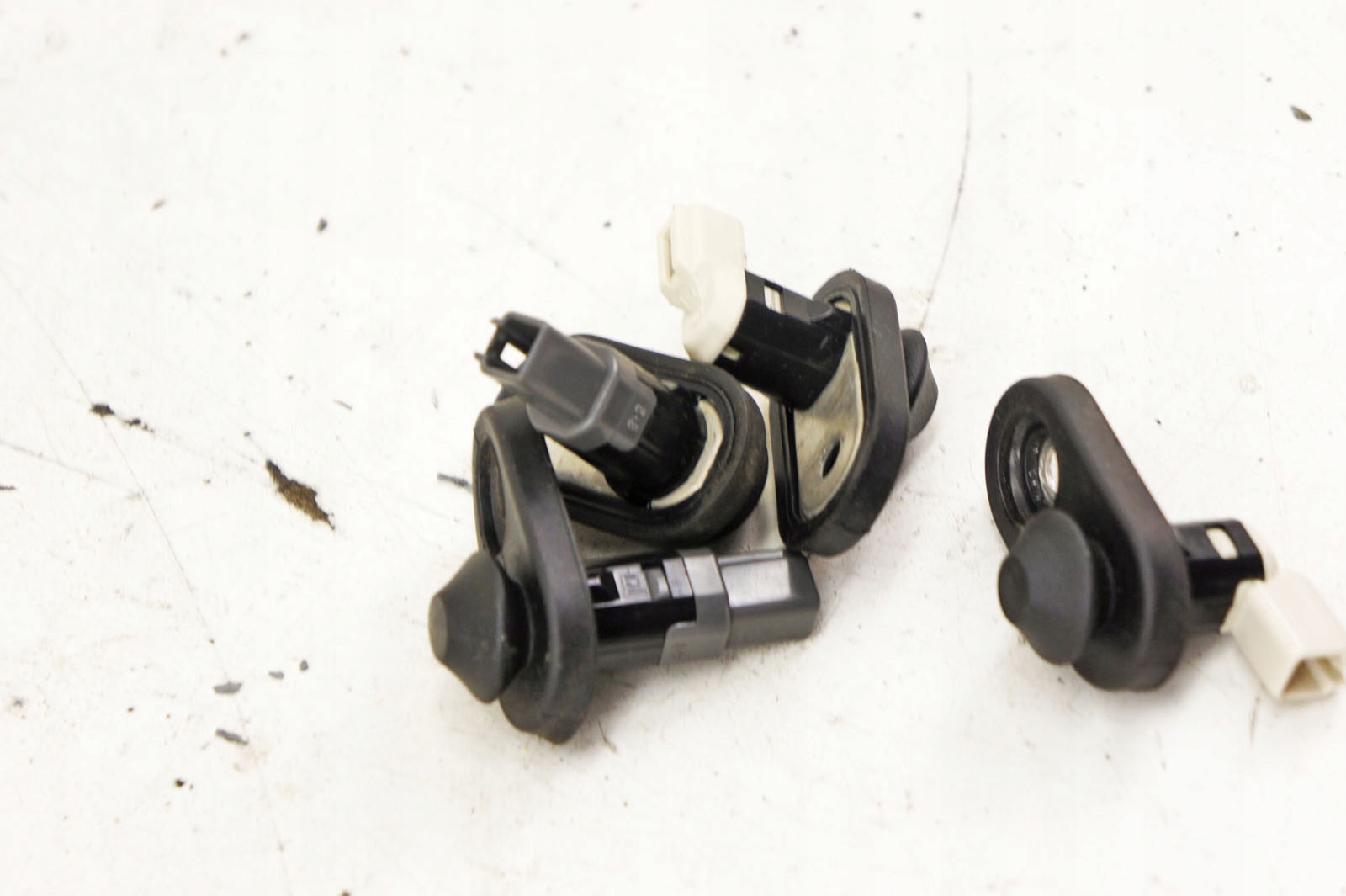 Lexus IS III Oven Limit Switches Set LW071-AR77506 image 3