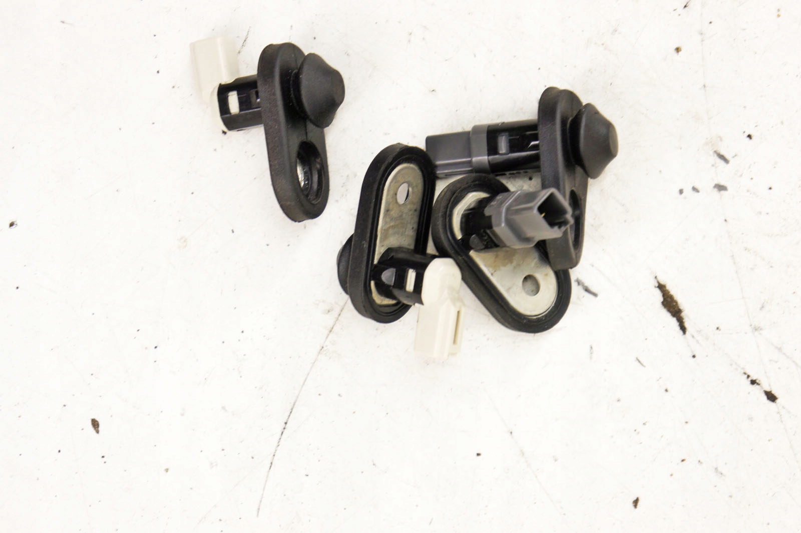 Lexus IS III Oven Limit Switches Set LW071-AR77506 image 4
