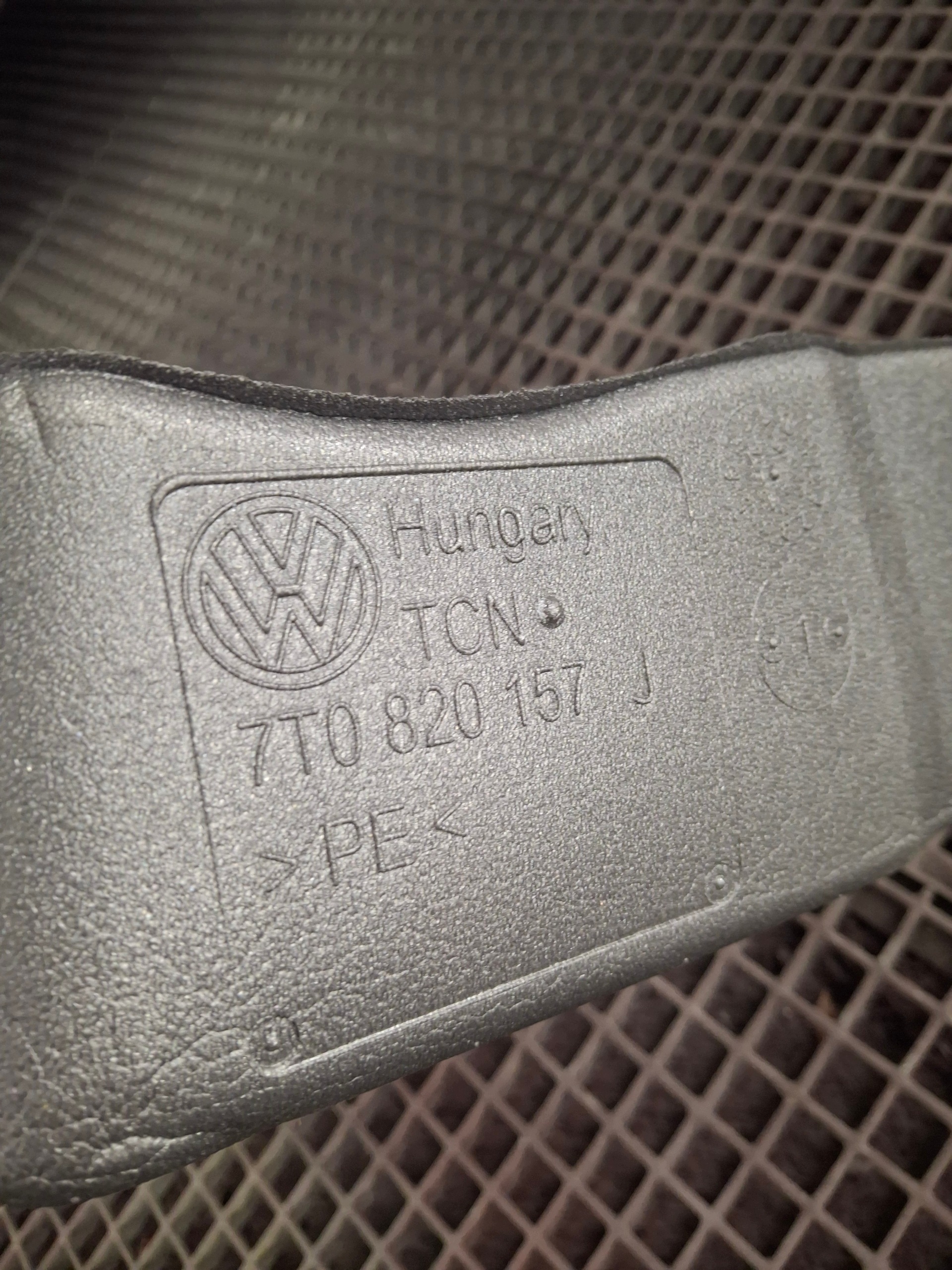 VW T7 Luftkanal 7T0820157J Begagnad image 3