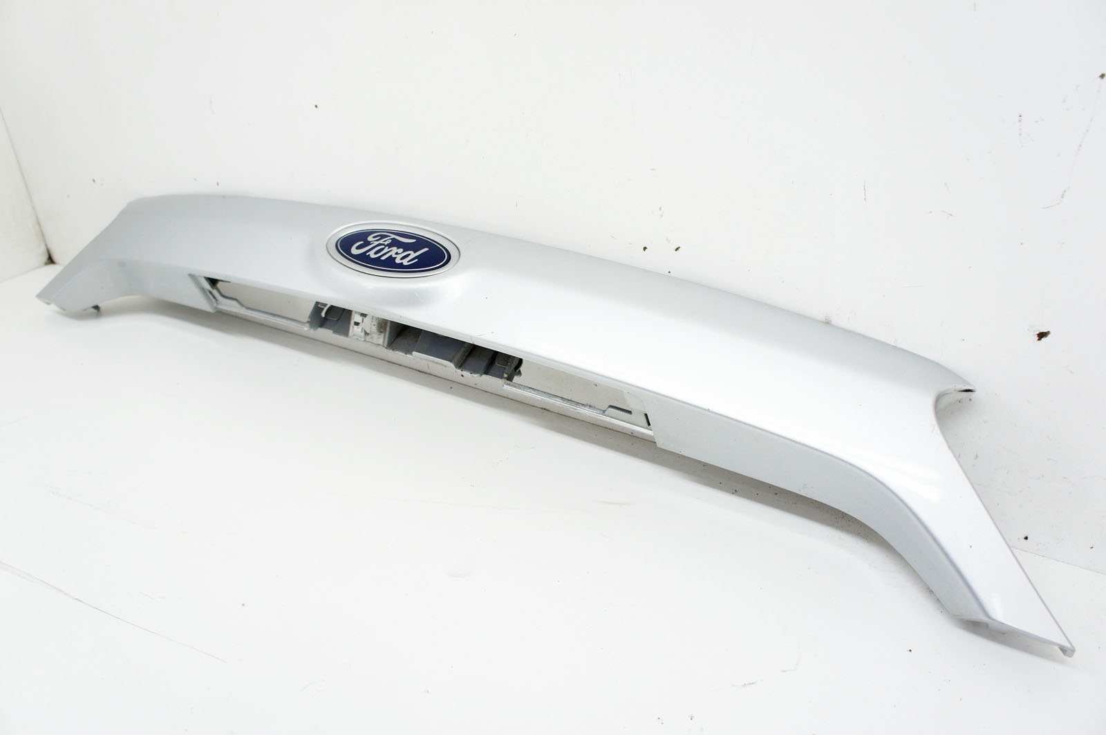 SC335 Ford Mondeo Mk5 Lista Logo Suojus Takaluukku AR