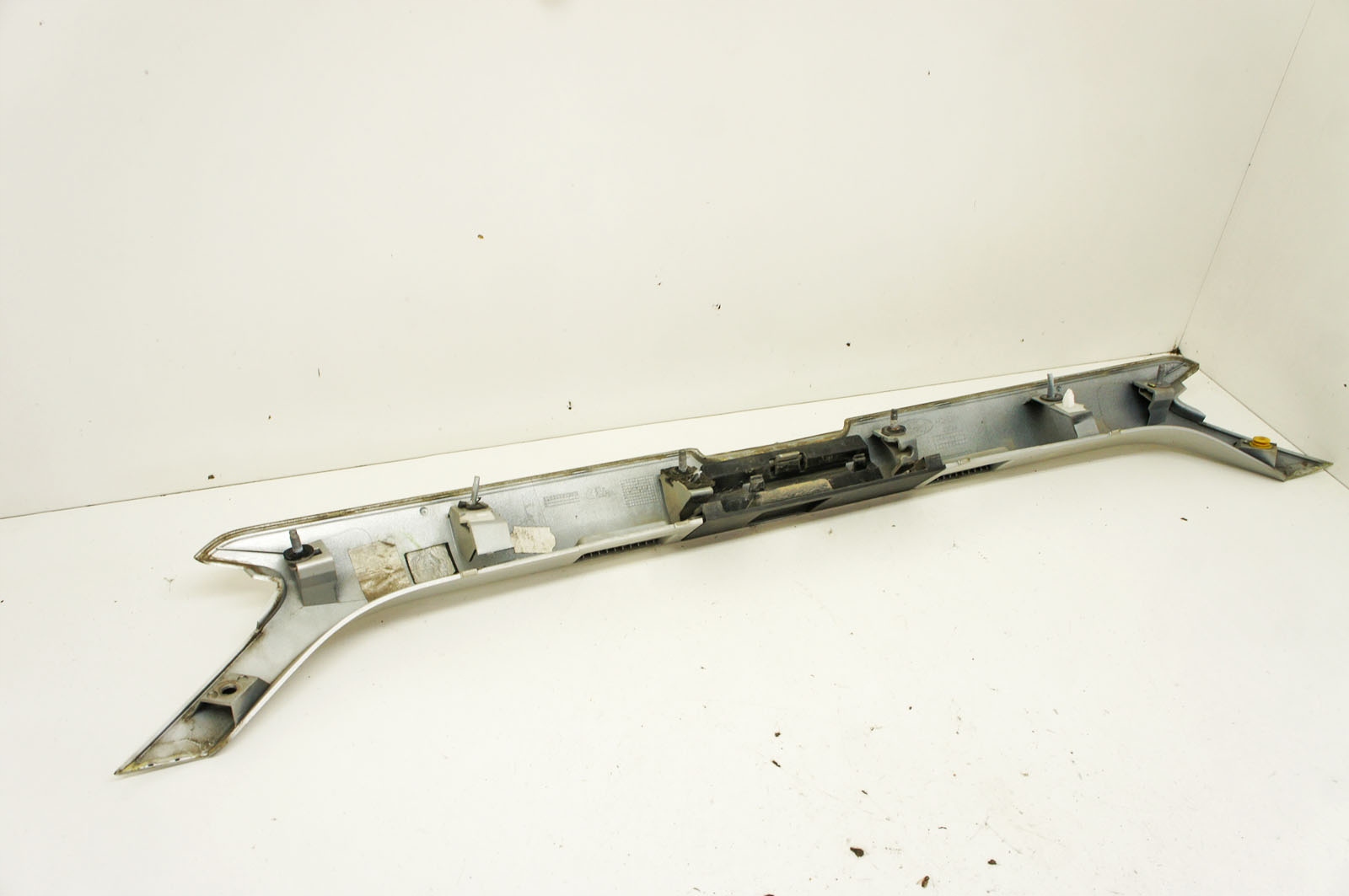 Ford Mondeo Mk5 Heckklappenblende Liftback RA044 image 5
