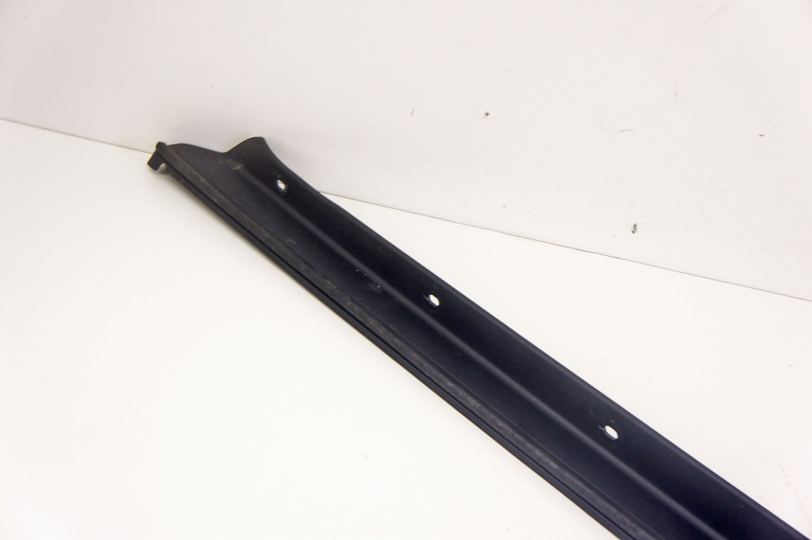 Ford Mondeo Mk5 Tailgate Sensor Strip PD018-AR10170 image 4