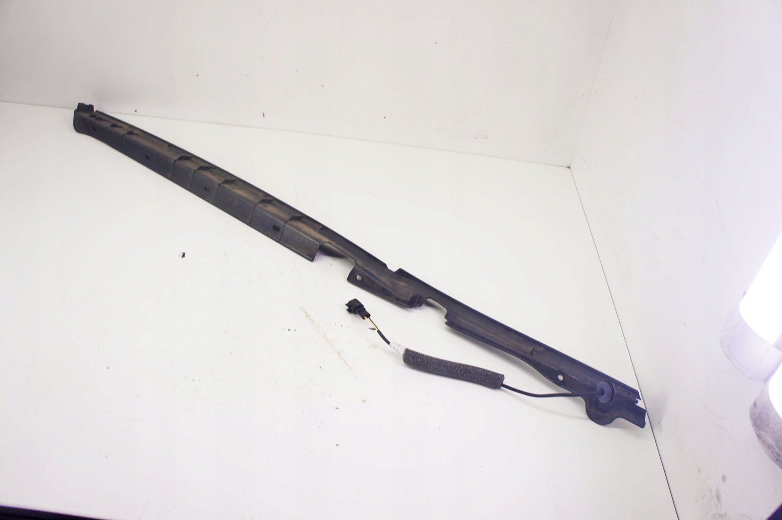 Ford Mondeo Mk5 Tailgate Sensor Strip PD018-AR10170 image 5