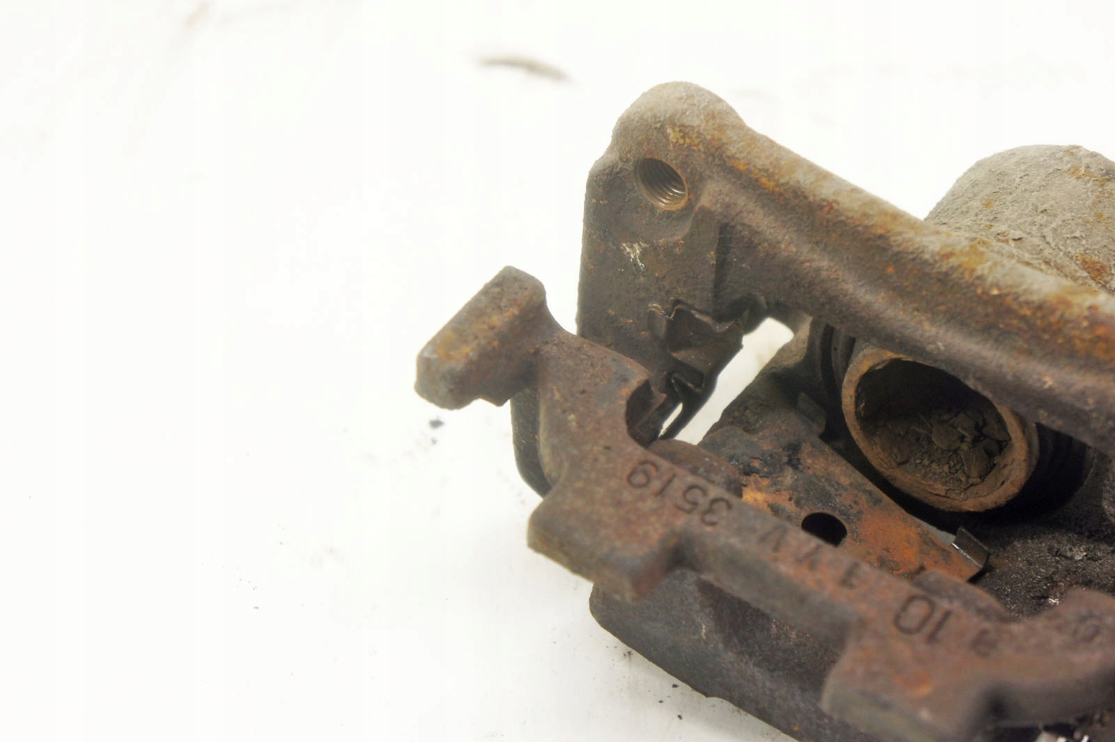 Infiniti G37 3.7i Bremssattel links hinten NJ413 image 3