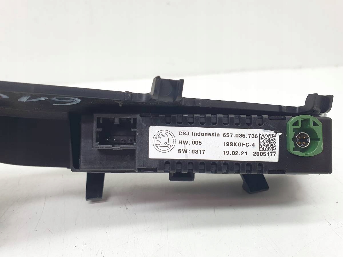 Tomada USB-C Skoda Kamiq Scala 657035736 655035727 image 4