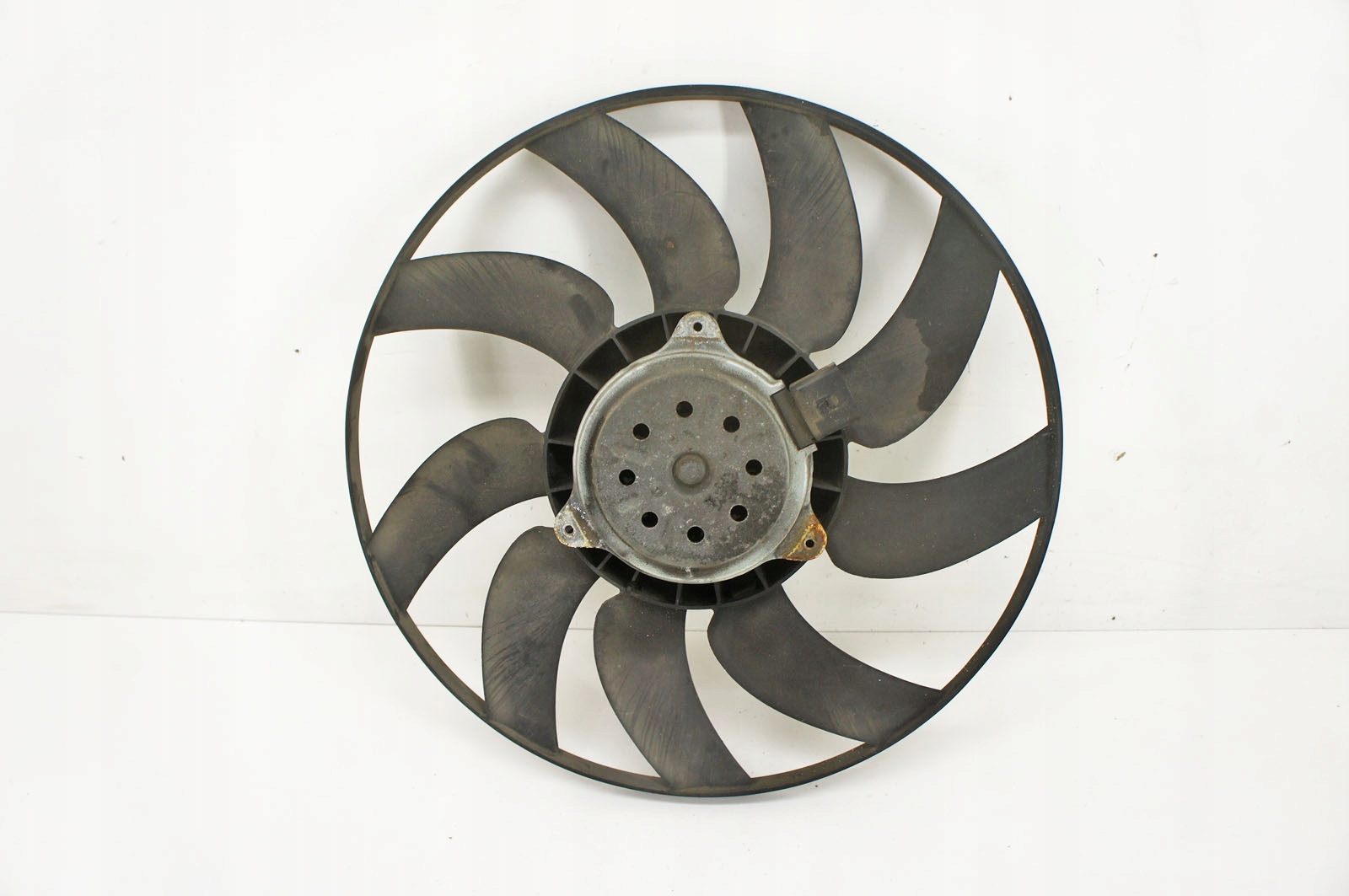 PP142 Audi A6 C7 2.0d Jäähdyttimen Tuuletin A10111406F-C AR