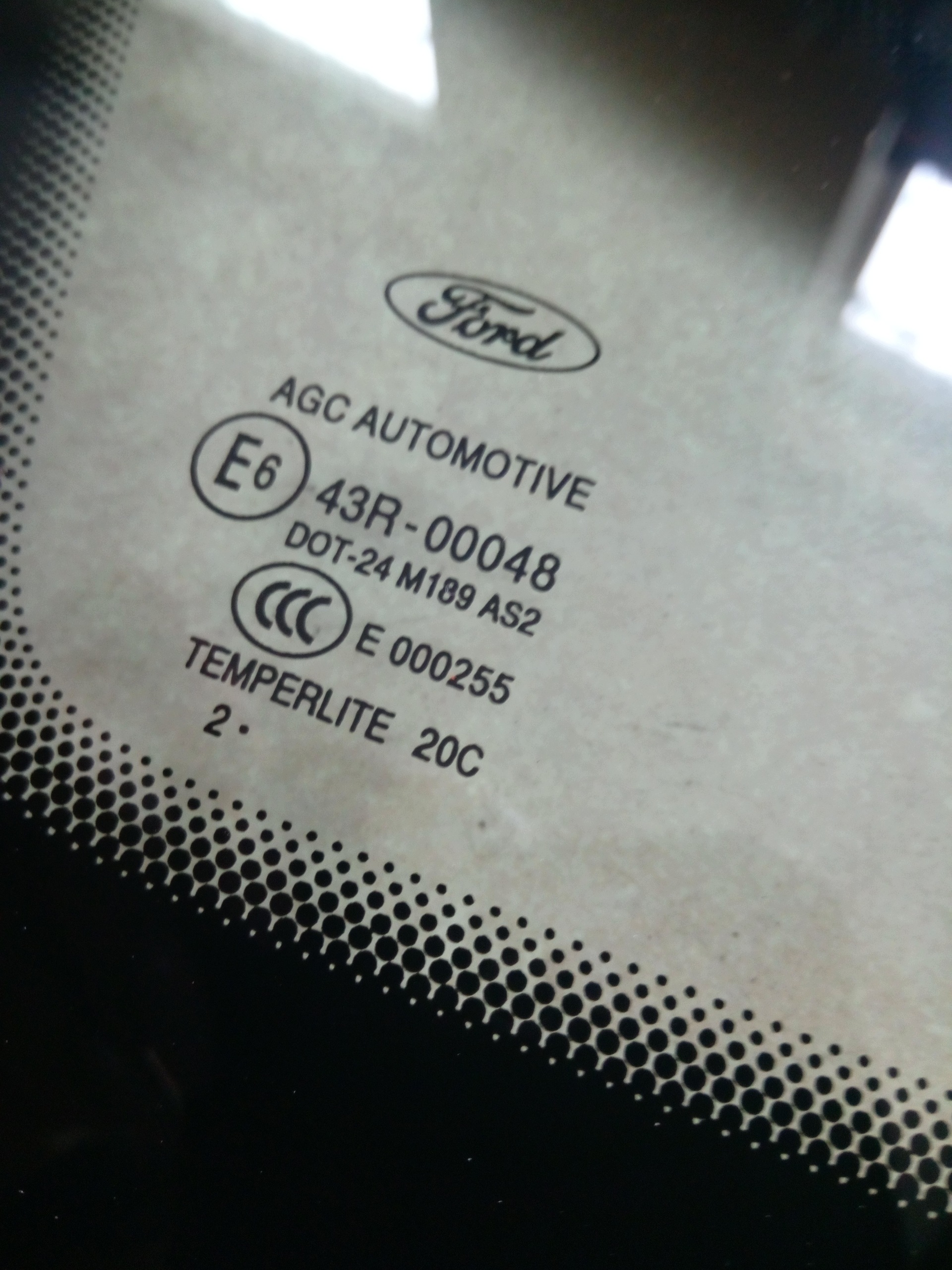 Vidro Carroceria Ford Fiesta MK7 Dianteiro Direito Cromado
