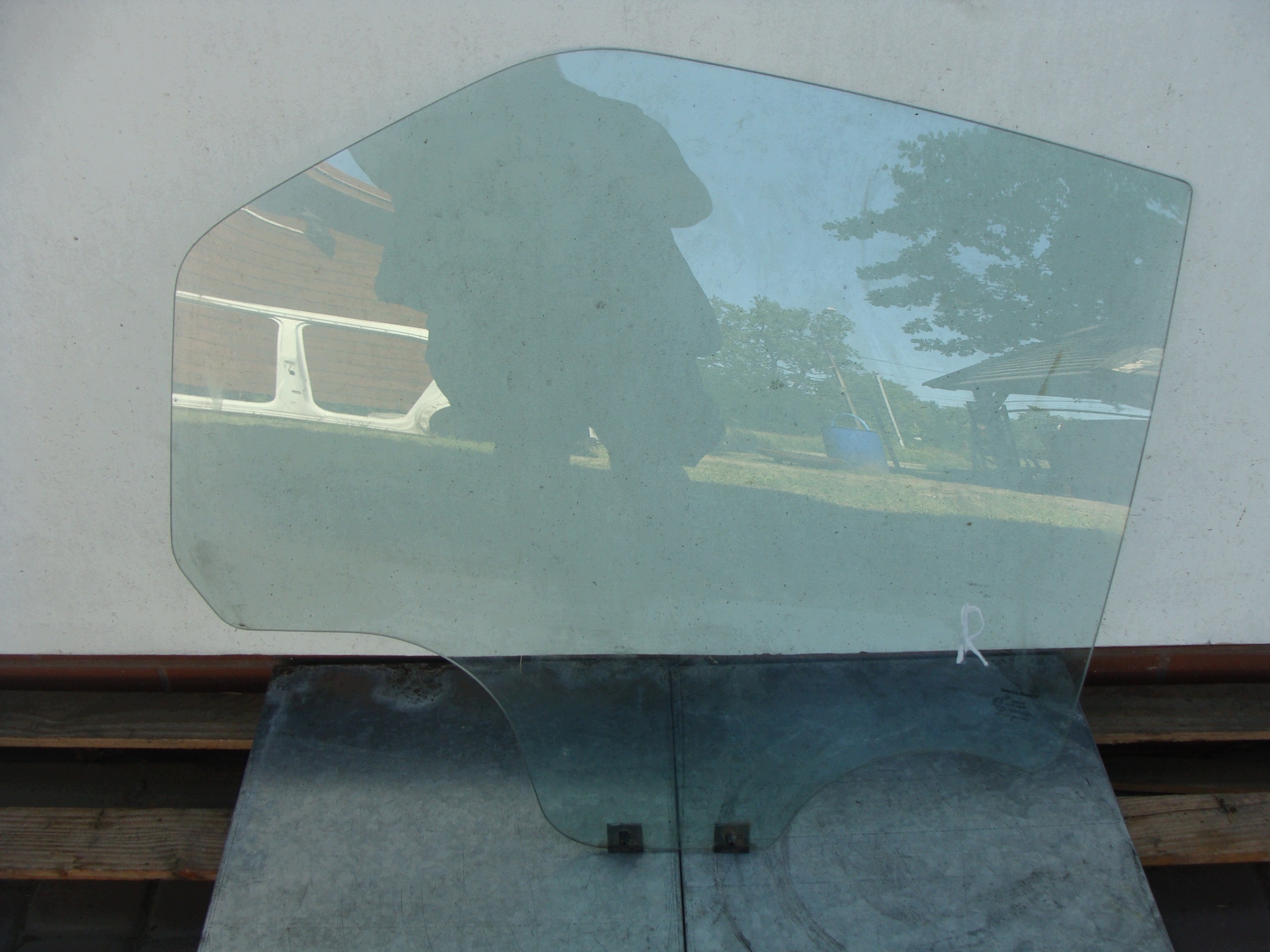 Vitre de porte arrière droite Dacia Logan I image 2