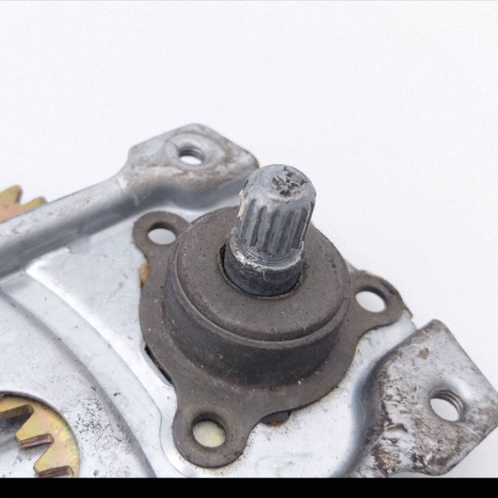 Manueller Fensterheber links hinten Daihatsu Move L600 OEM DRC121816 image 4