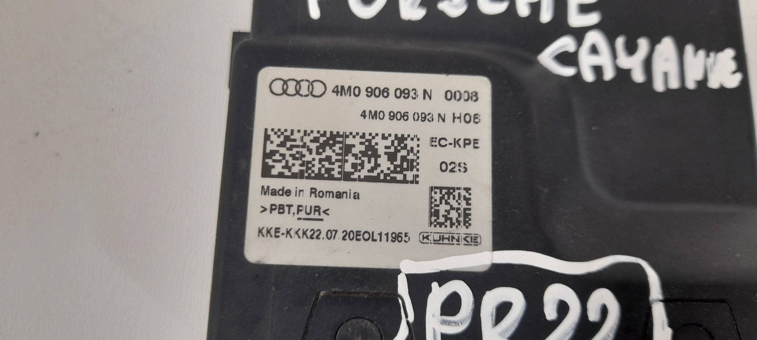 Porsche Cayenne 9Y0 VAG Polttoainepumpun ohjain 4M0904093N