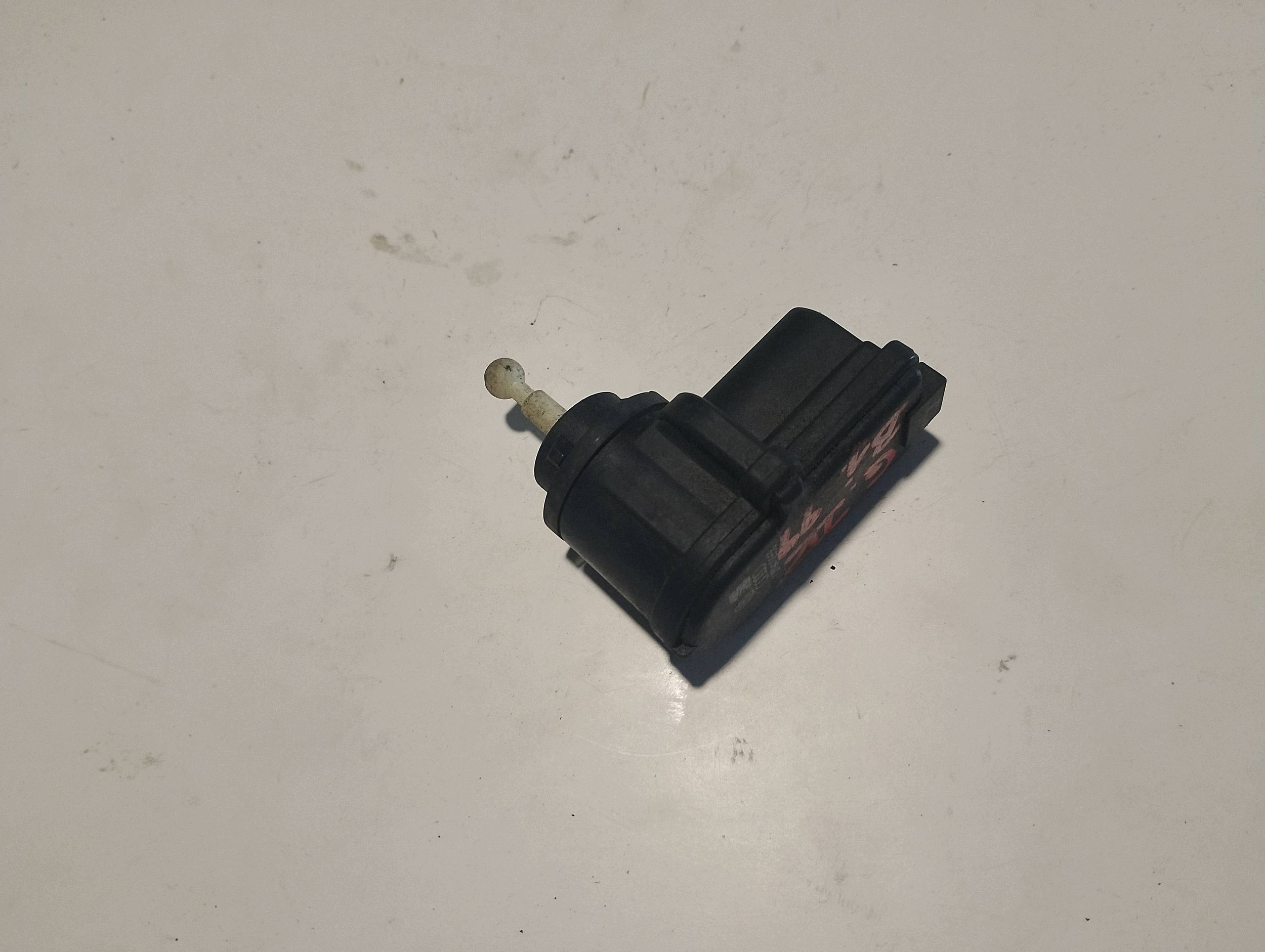 Volkswagen Ajovalojen Säätömoottori 1J09412955B