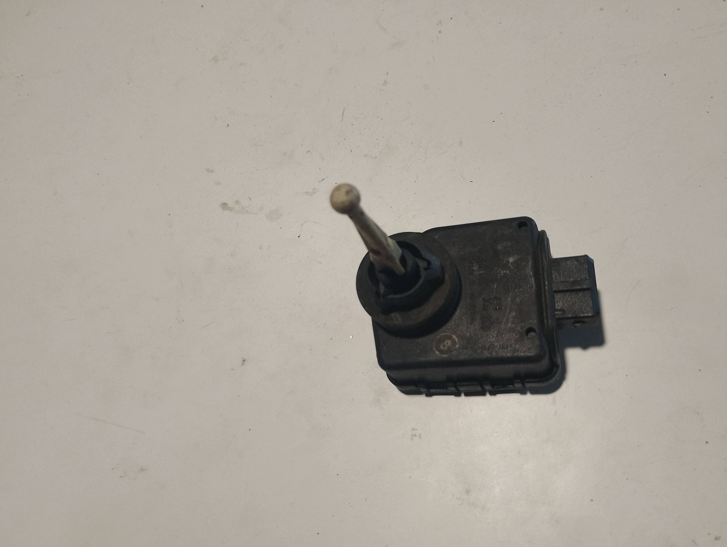Scheinwerfer-Einstellmotor Ford 94AG13K198AA image 3