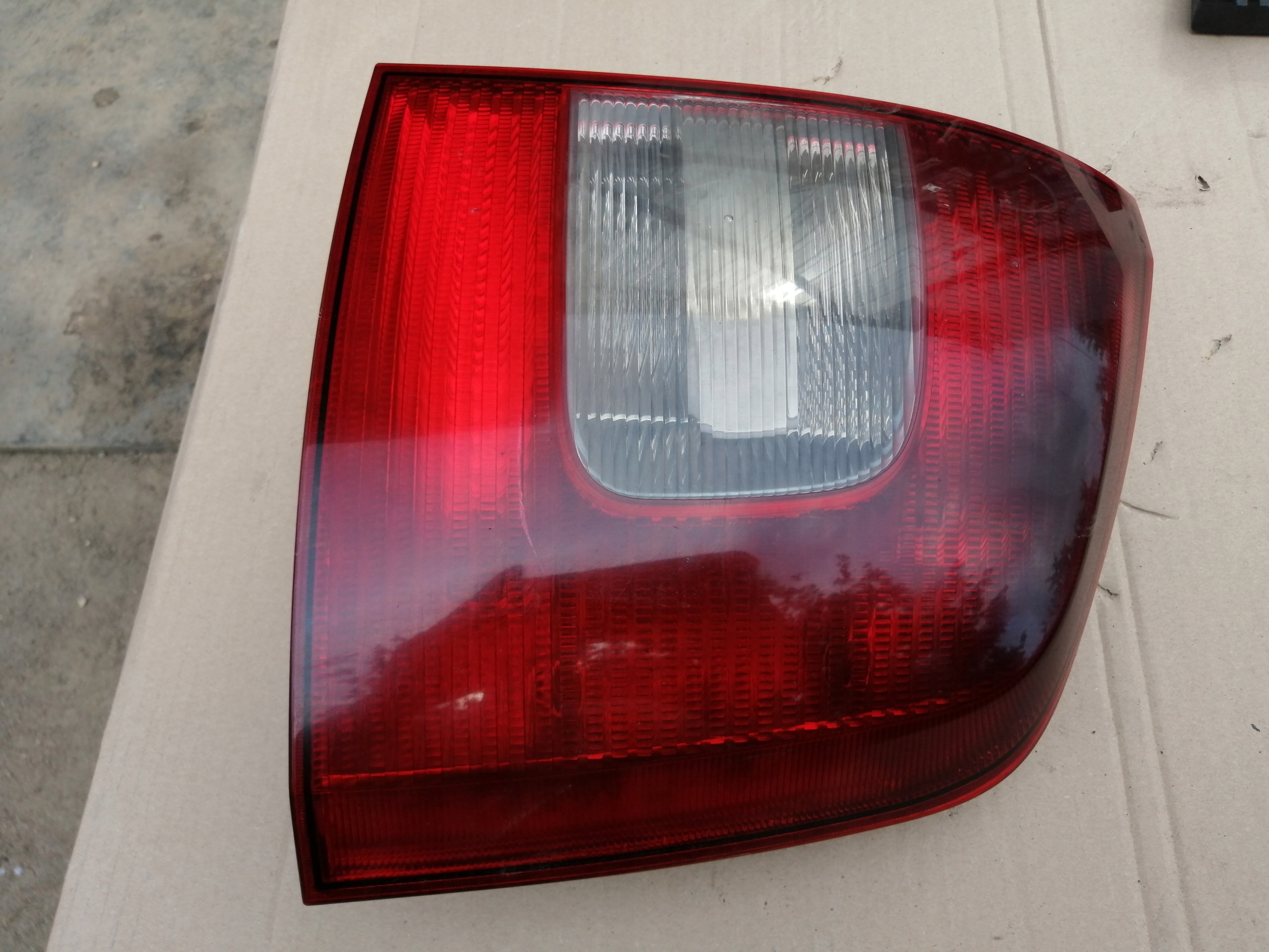 Lampada posteriore destra Skoda Octavia II 1Z9945096A