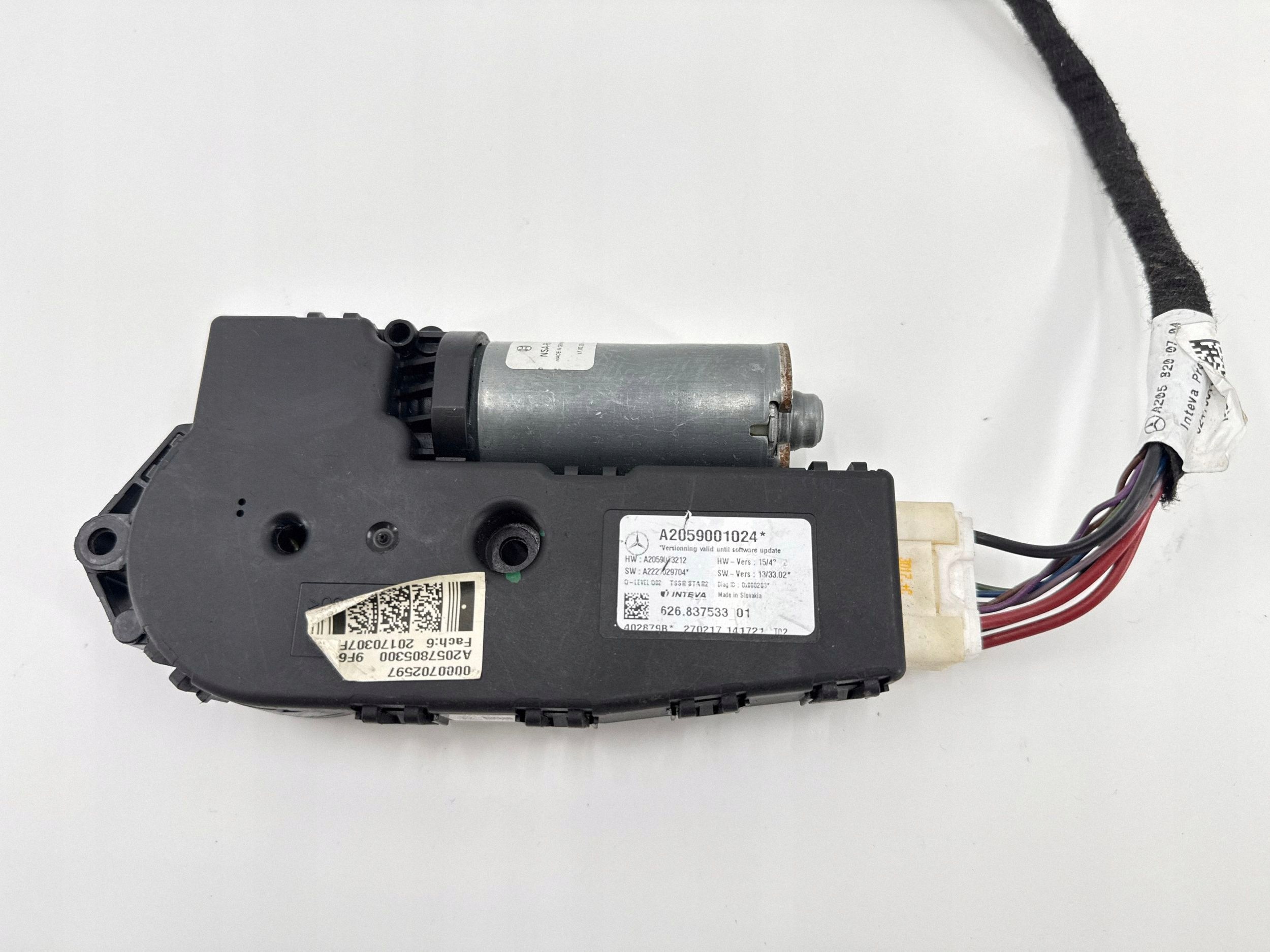 Mercedes W205 Kattoluukun moottori A2059001024