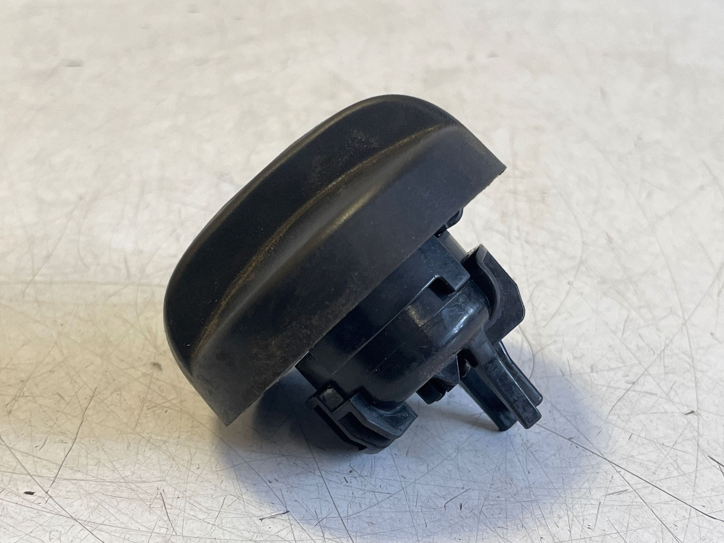 Opel Vivaro Polttoainetulpan korkki OEM VAL321182