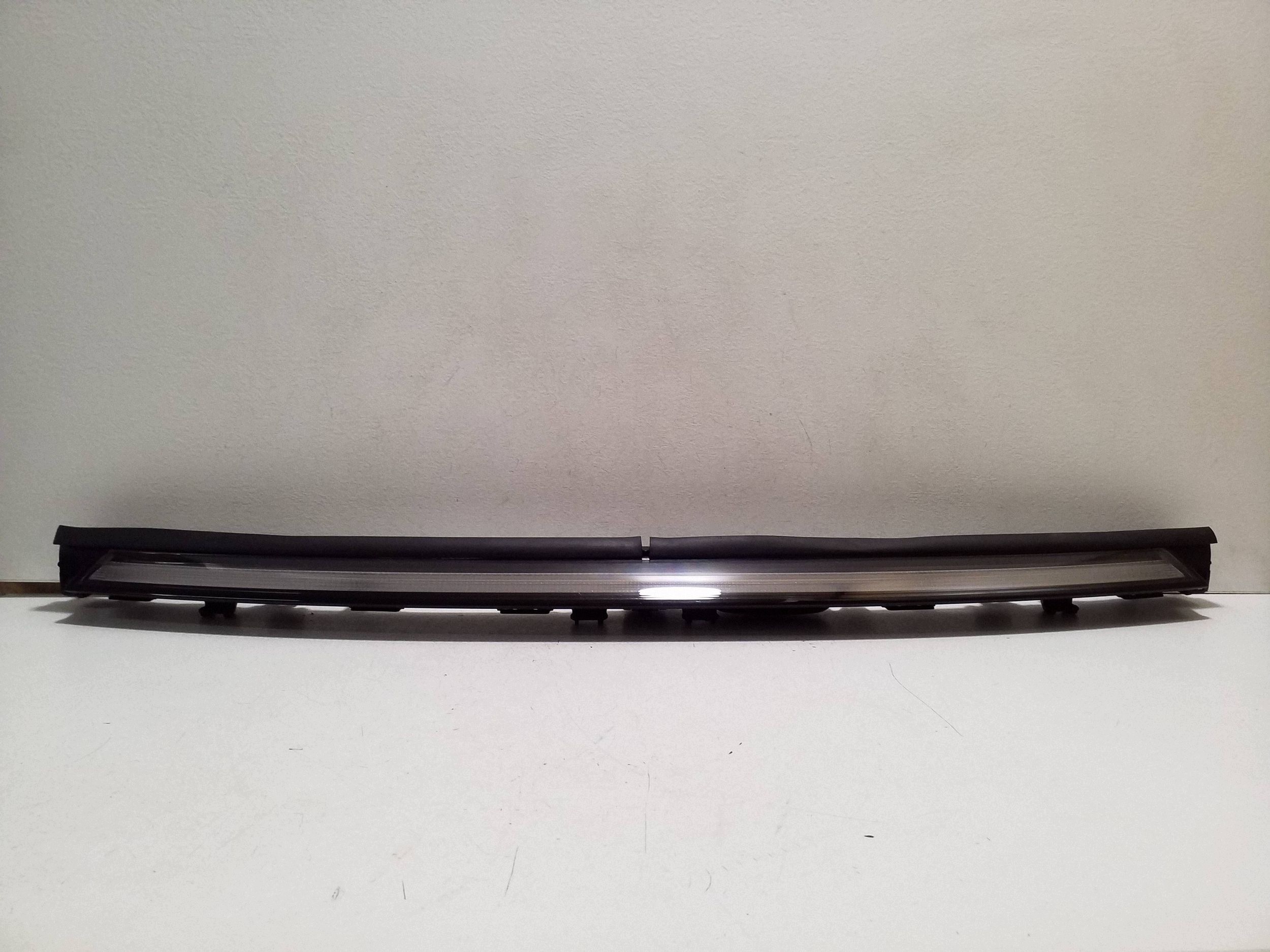 Mercedes-Benz EQC Tagfahrlicht A2939061501 image 2