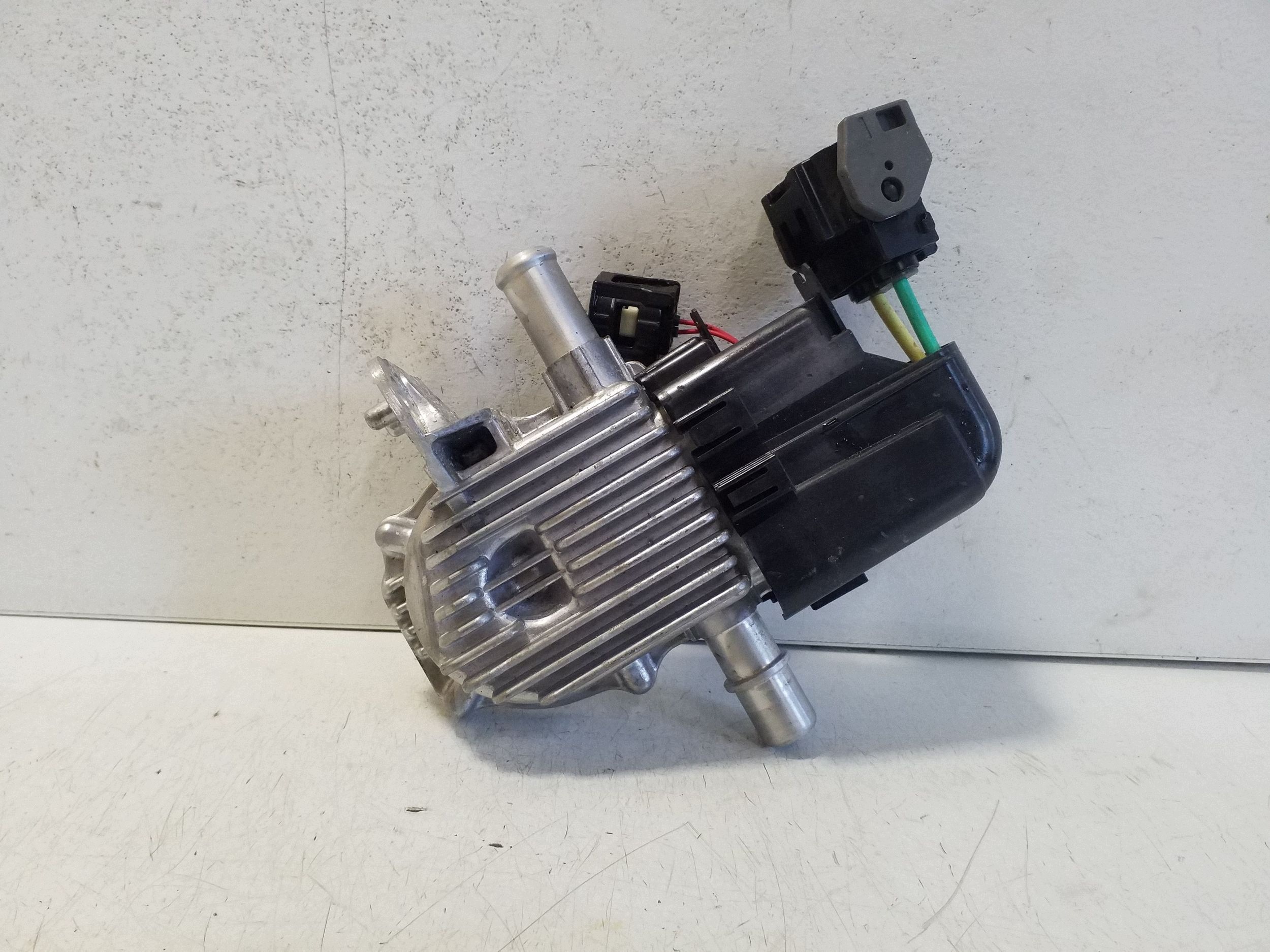 Toyota bZ4X Kühlmittel-Heizung 2307250188 image 2