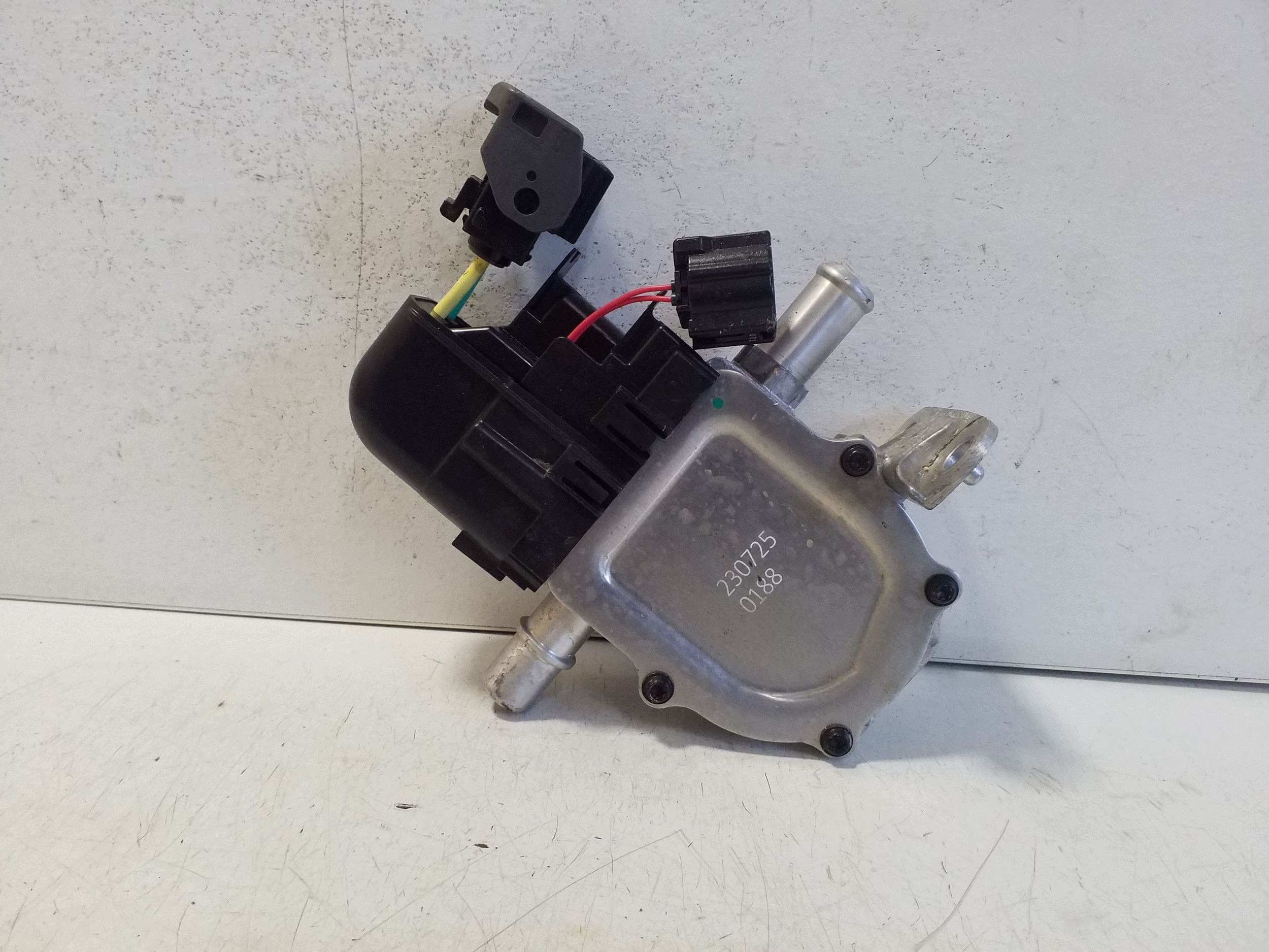 Toyota bZ4X Kühlmittel-Heizung 2307250188 image 3