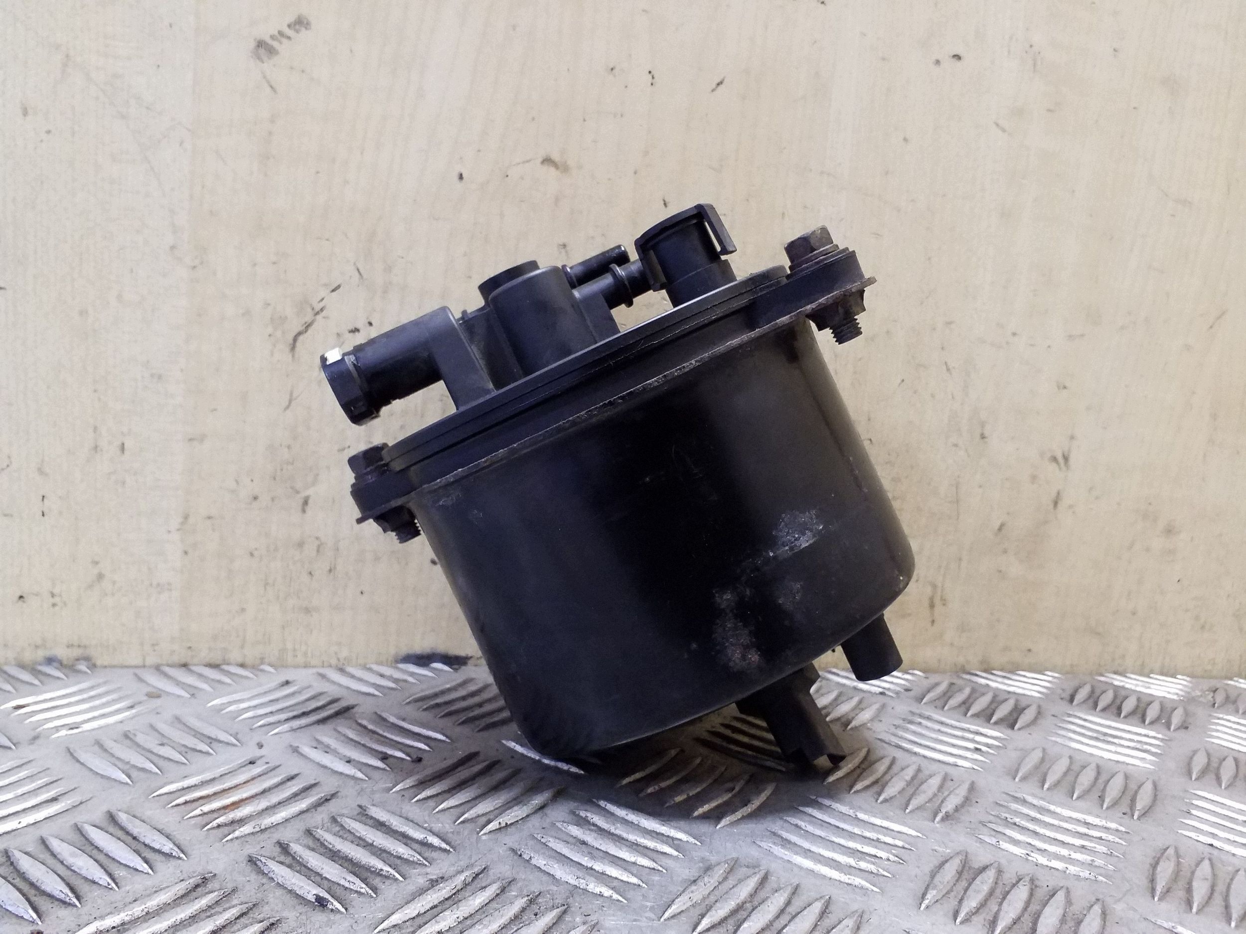Mitsubishi Outlander Bränslefilterhus OEM VAL128524 image 4