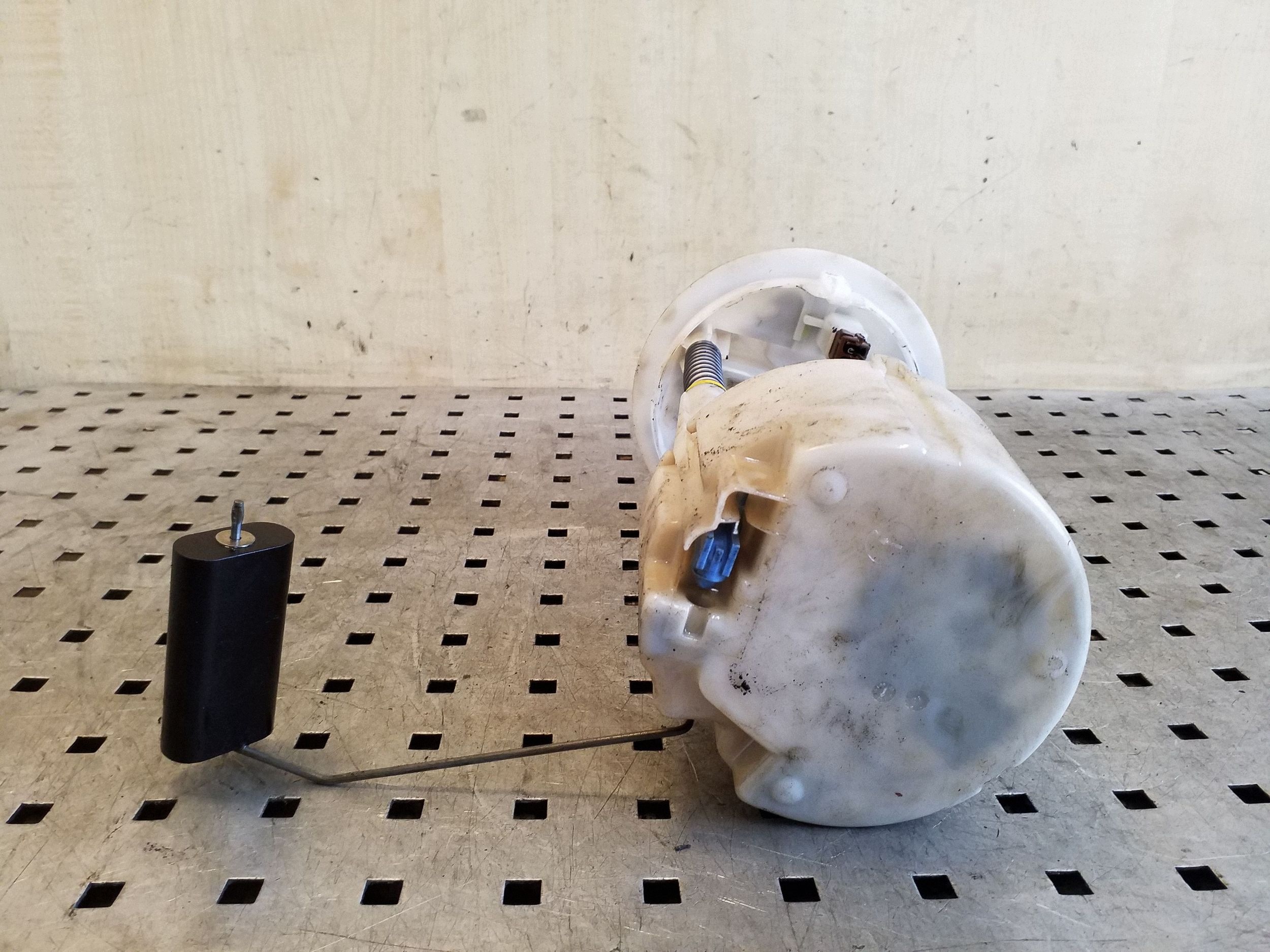 Nissan Juke I F15 Kraftstoffstand-Sensor OEM VAL164756 image 4