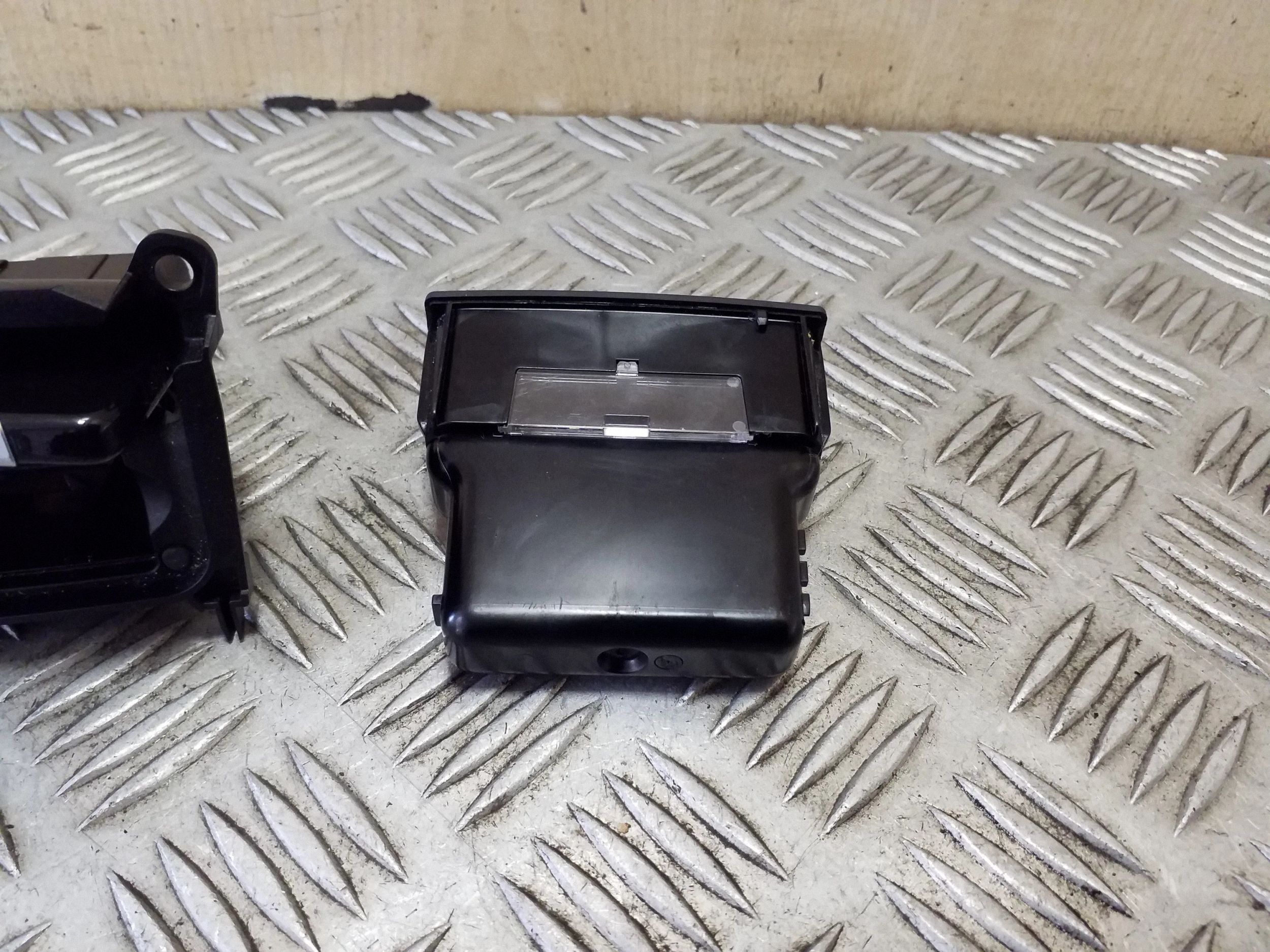 PORSCHE CAYENNE (92A) Cendrier avant 7P5857273D image 7