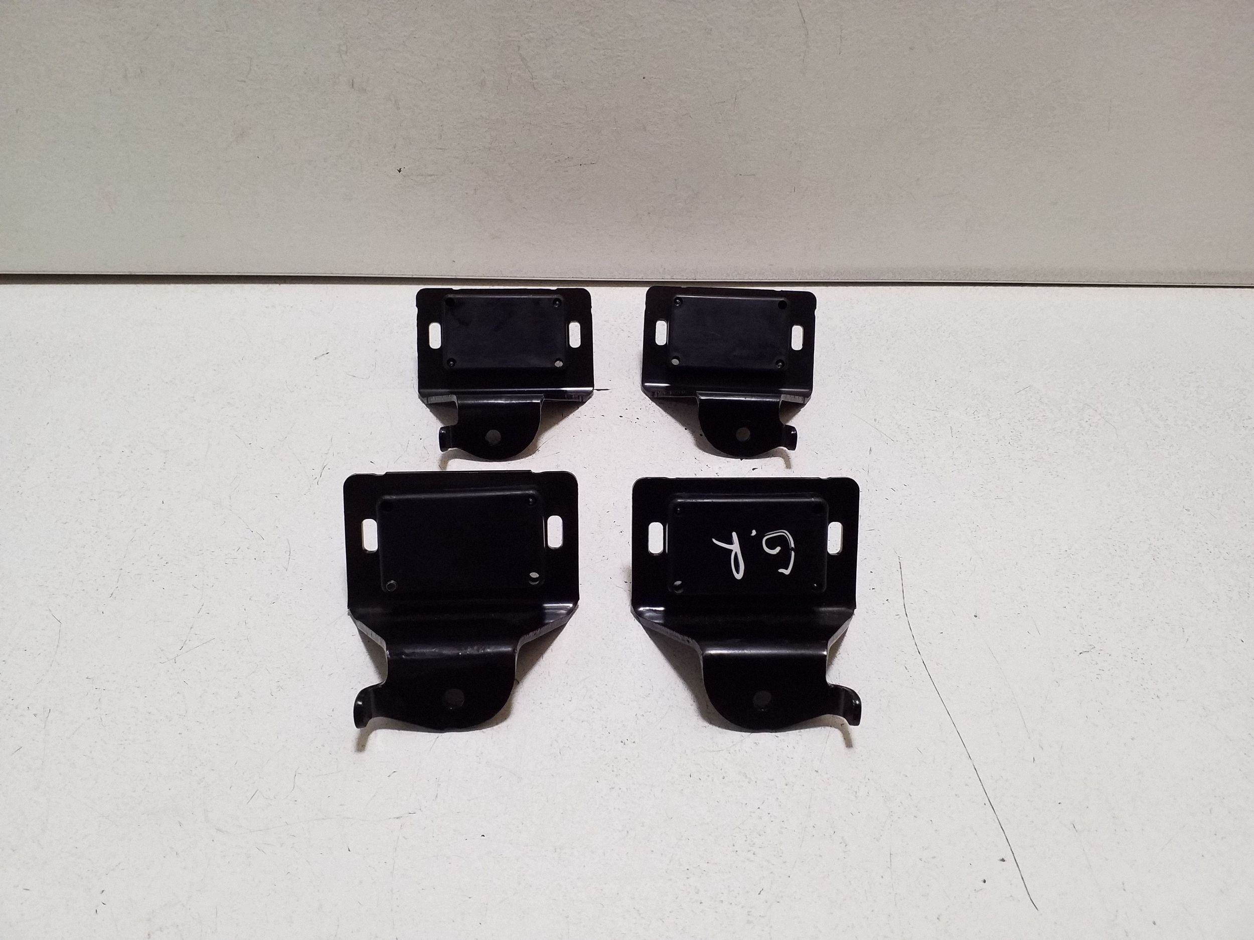 Toyota Corolla E210 verkkokiinnike 6420502020
