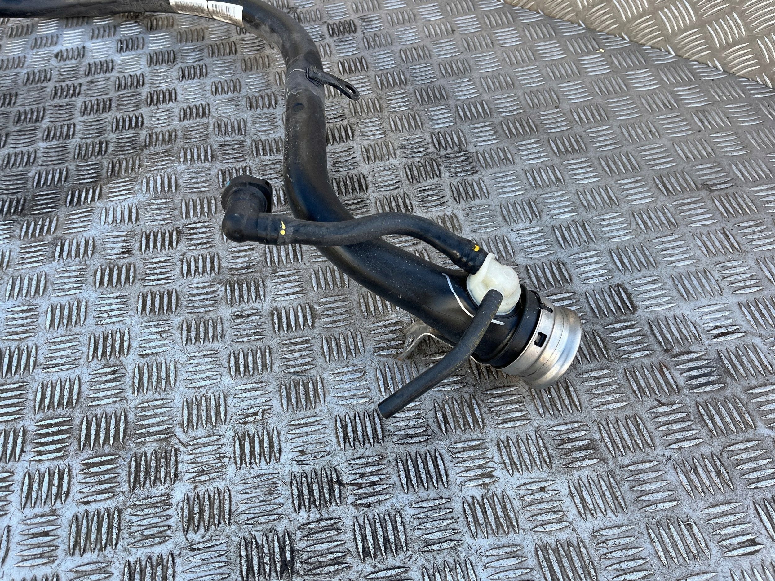 BMW X6 F16 Kraftstofftank-Einfüllstutzen 7191209