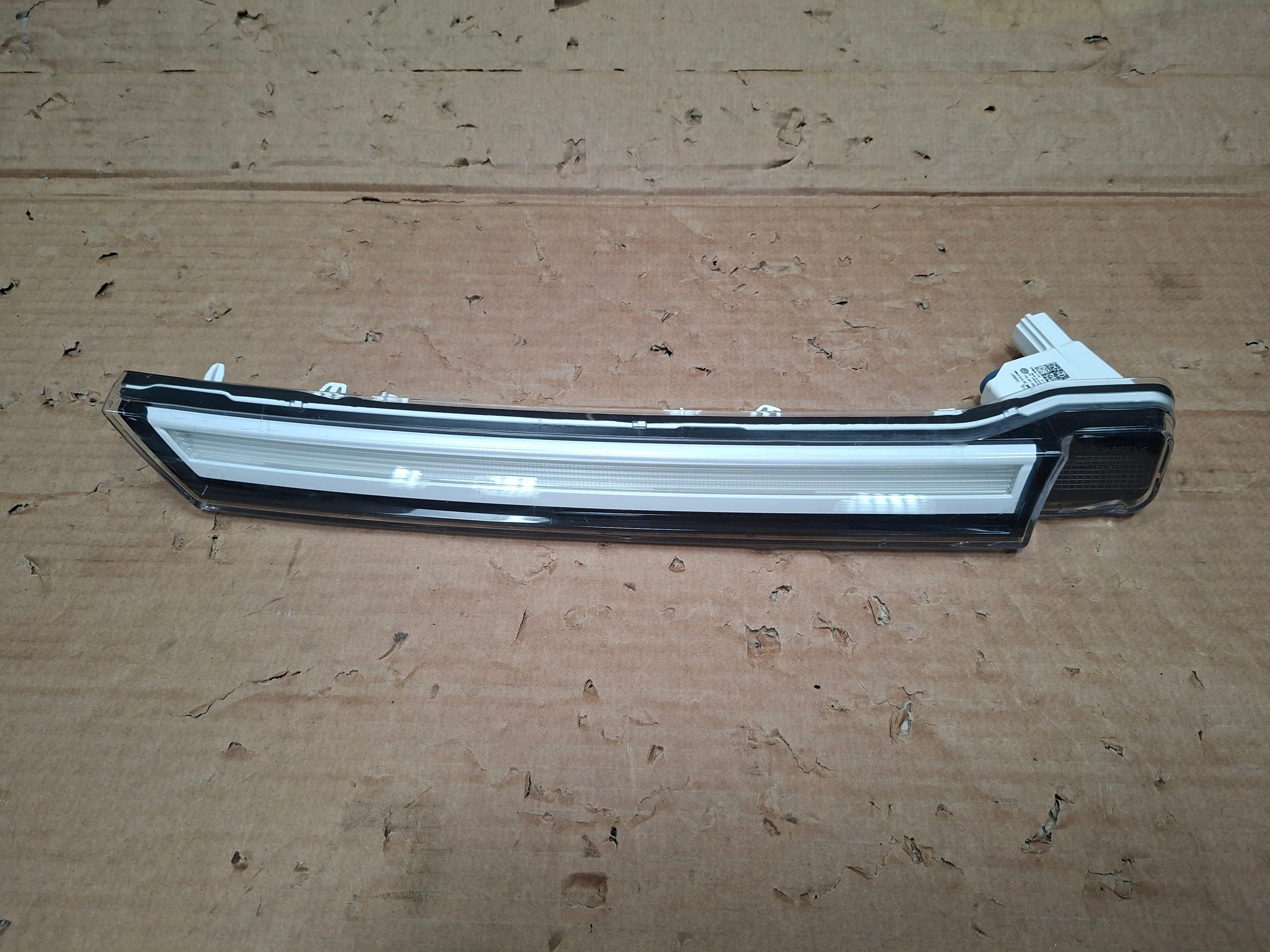 DRL LED-list grill vänster 14A941654 VW ID.7 image 2