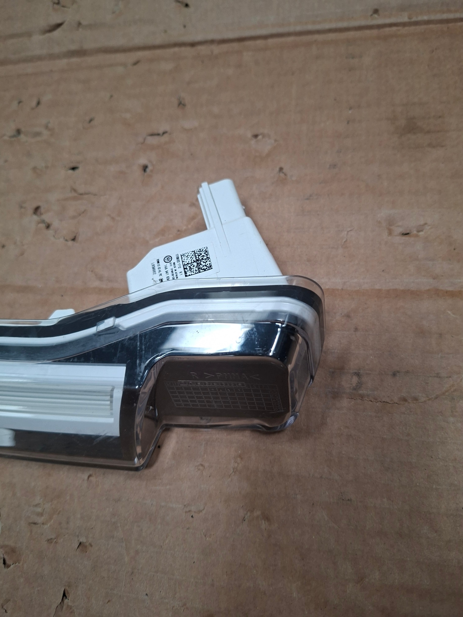 LED-ajovalopaneeli VW ID.7 Käytetty OEM 14A941654