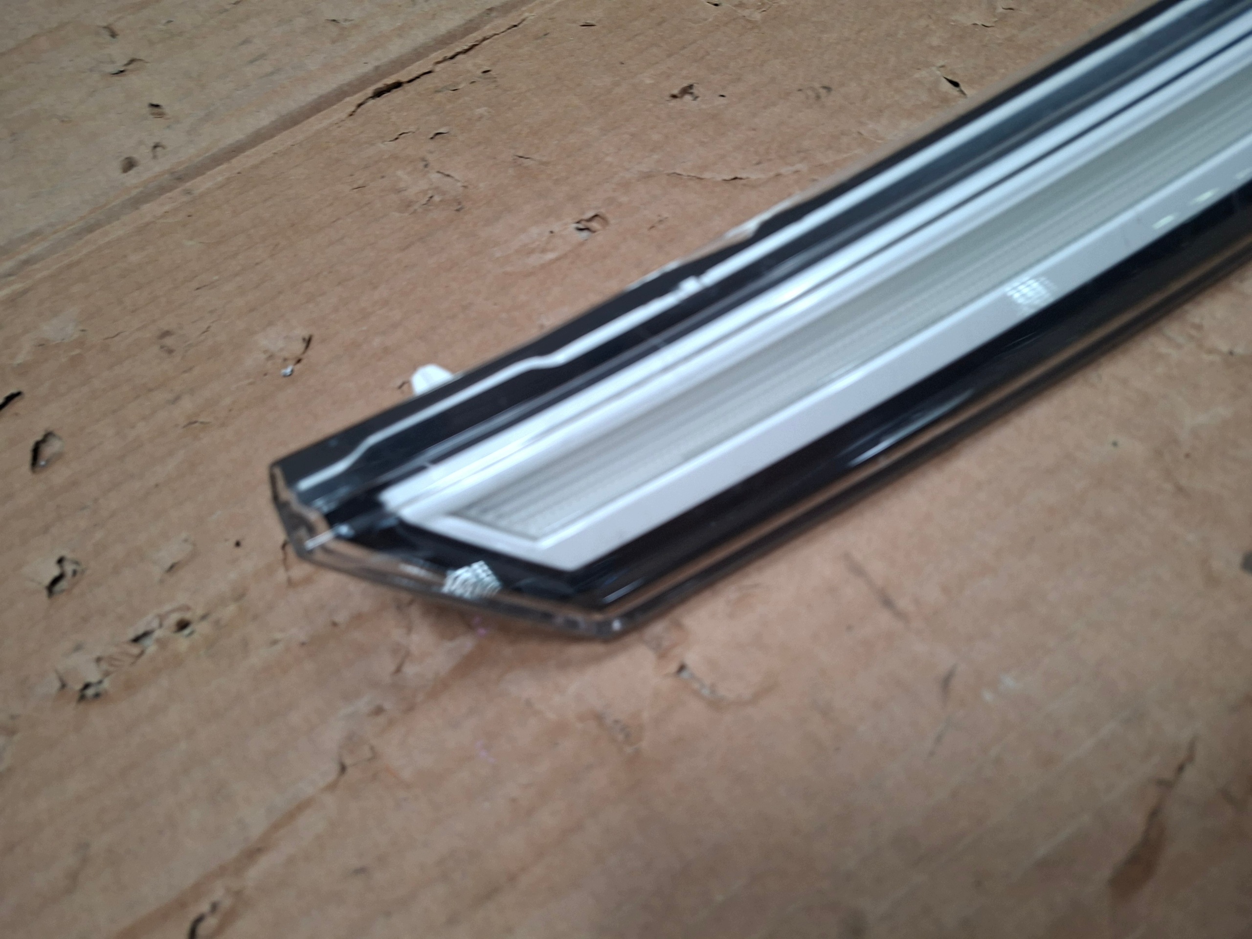 DRL LED-list grill vänster 14A941654 VW ID.7 image 5