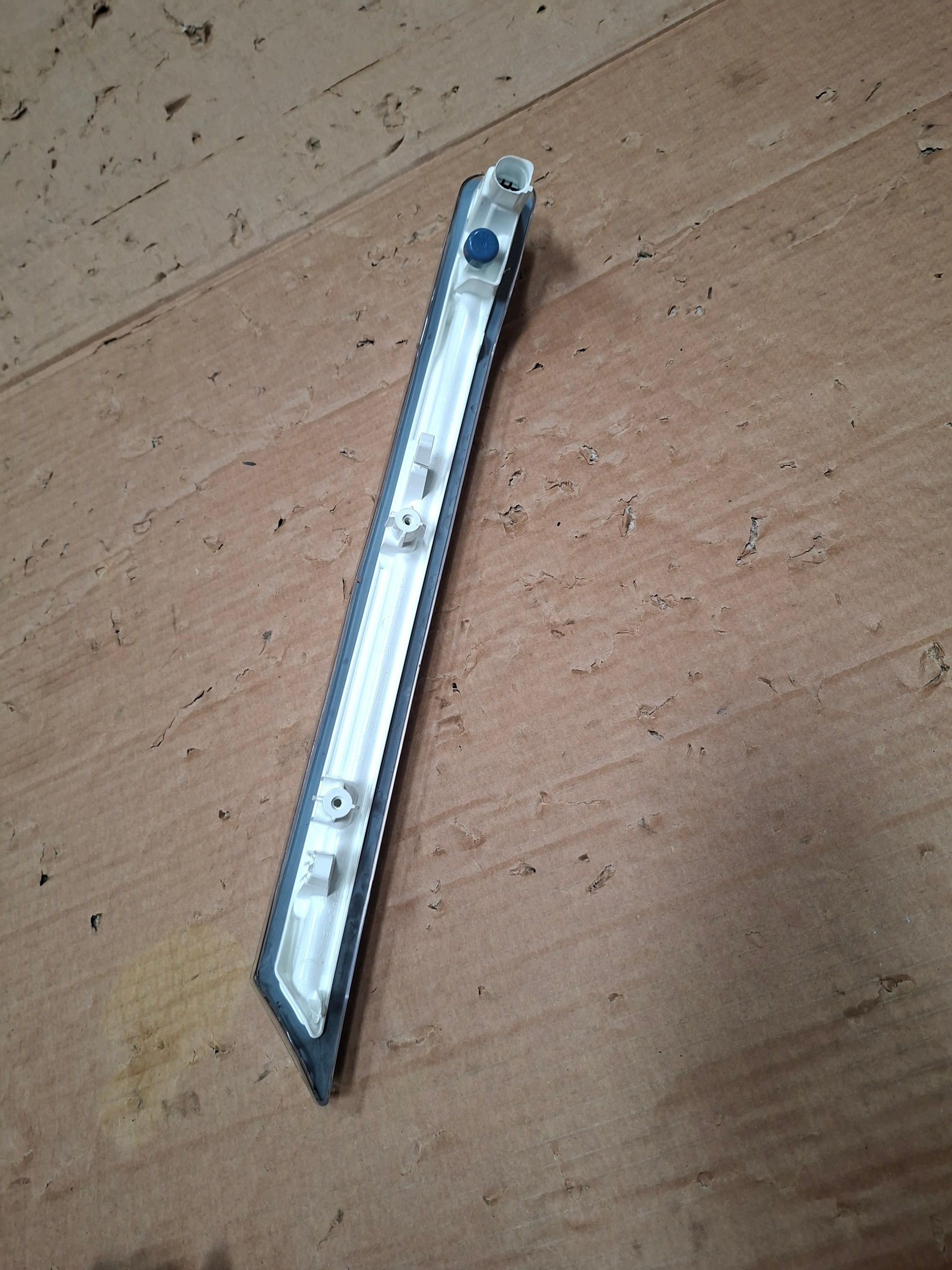 DRL LED-list grill vänster 14A941654 VW ID.7 image 8