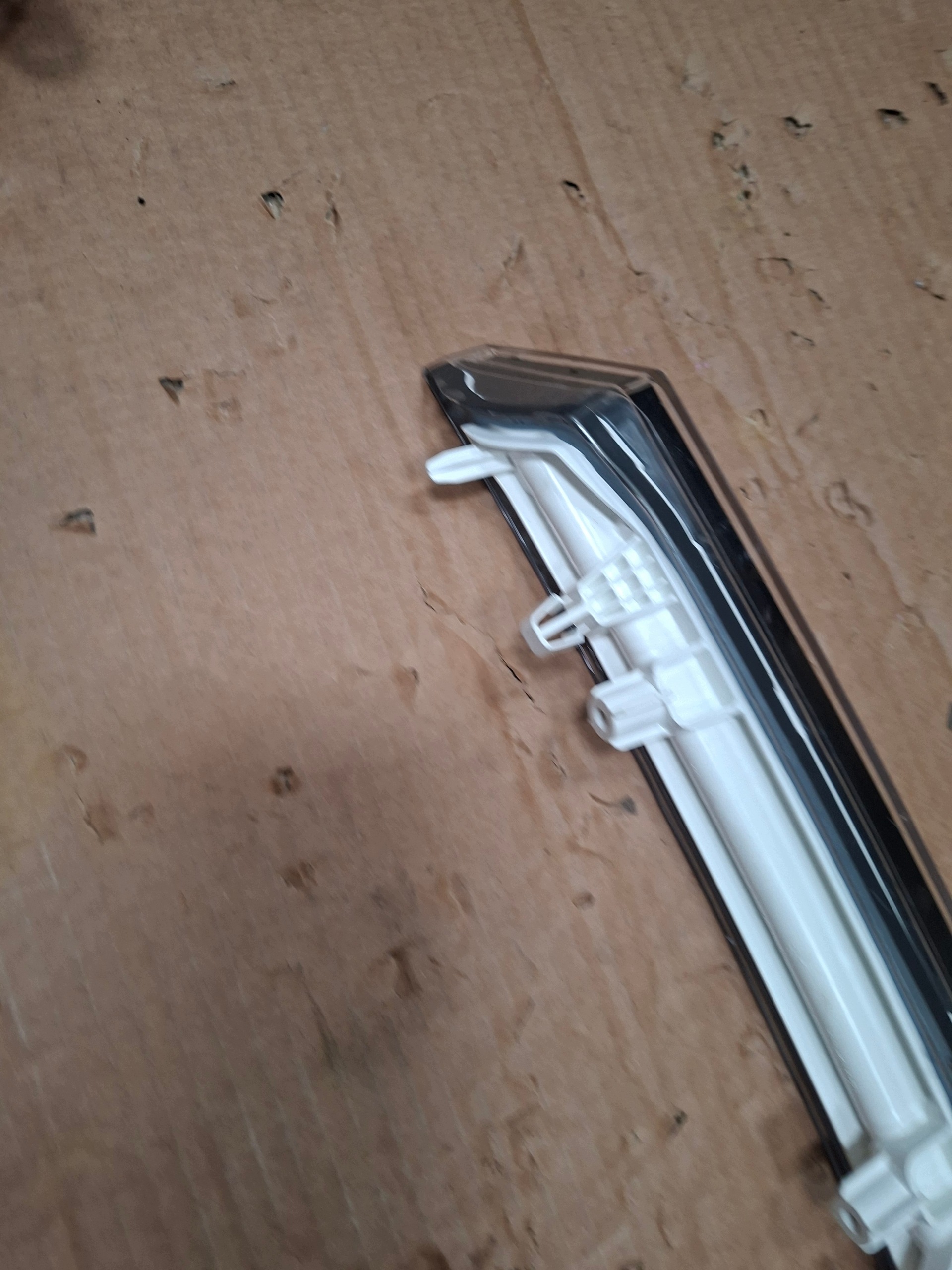 DRL LED-list grill vänster 14A941654 VW ID.7 image 9