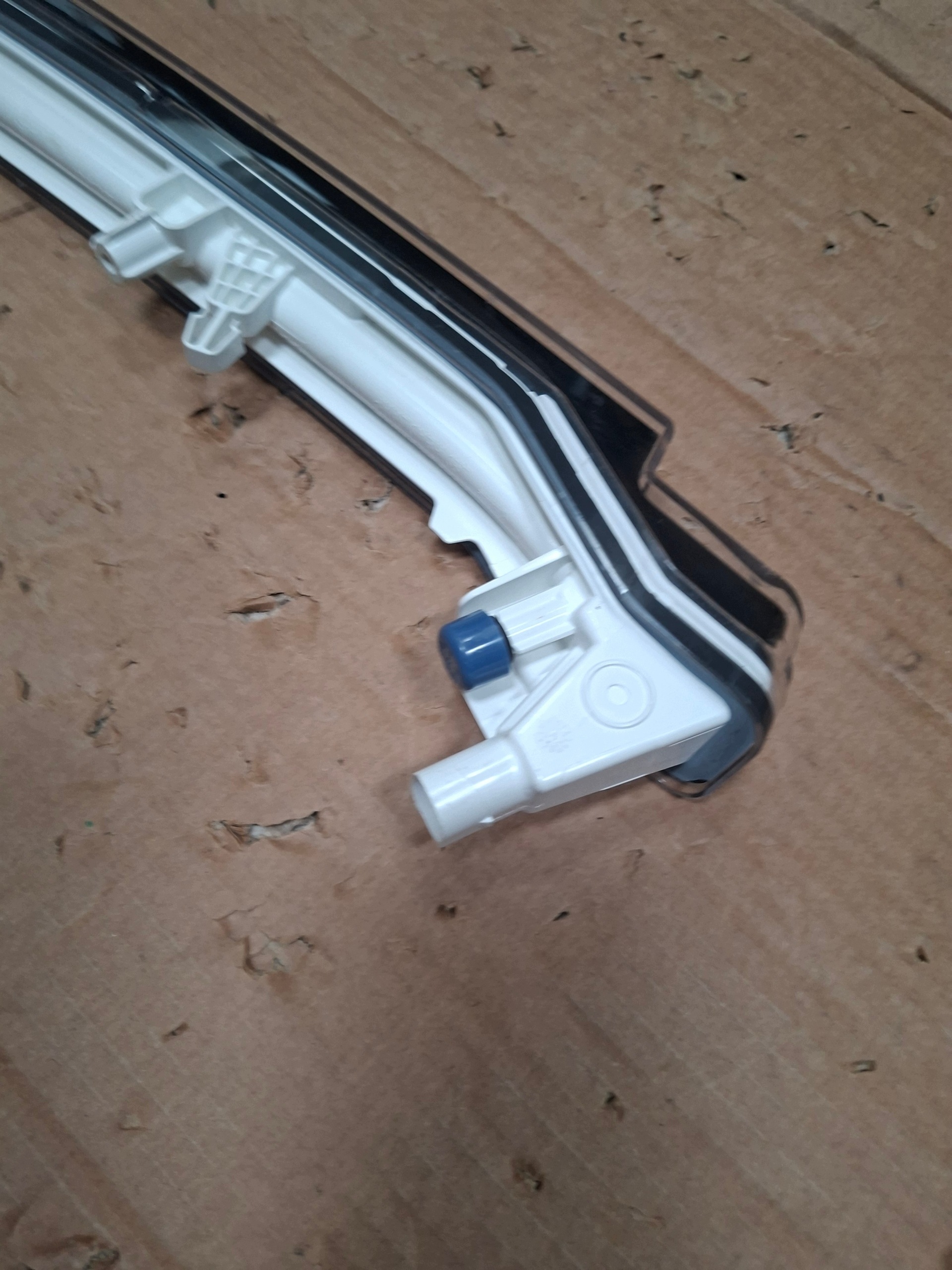 DRL LED-list grill vänster 14A941654 VW ID.7 image 10