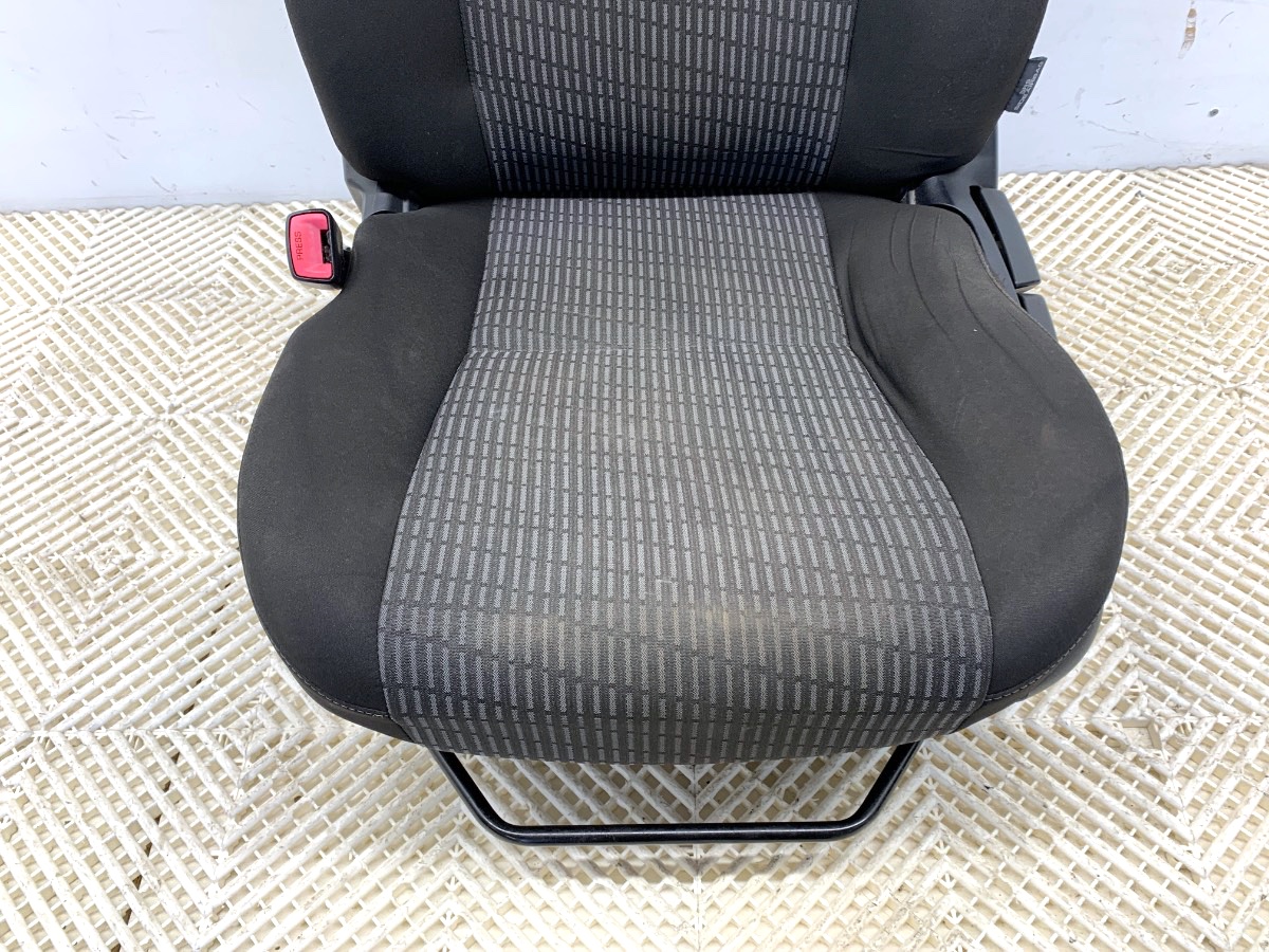 Fotel lewy przód Toyota Avensis T27 Kombi 09-18 OEM image 4