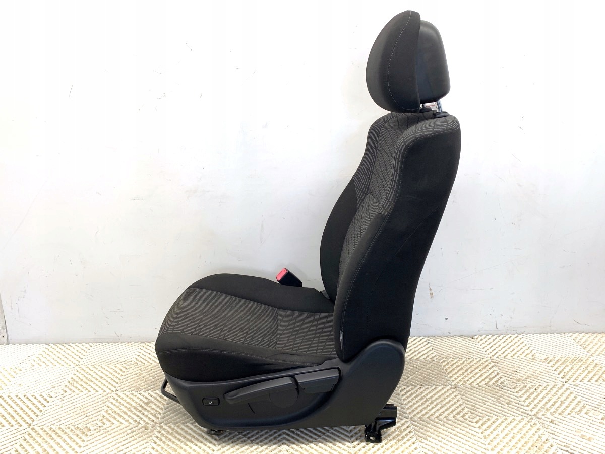 Fotel lewy przód Toyota Avensis T27 Kombi 09-18 OEM image 7